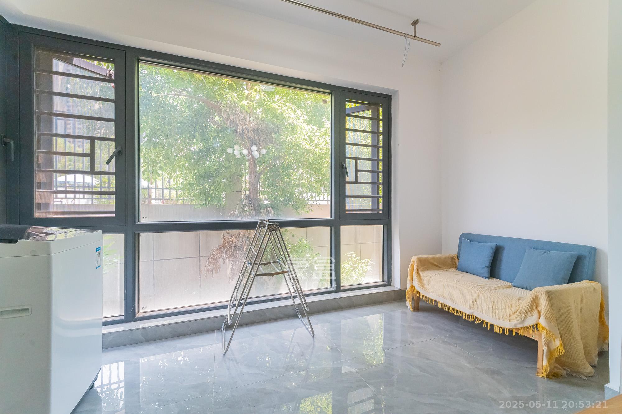 中建悦和城  3室2厅1卫    80.0万 中建悦和城  3室2厅1卫    80.0万阳台