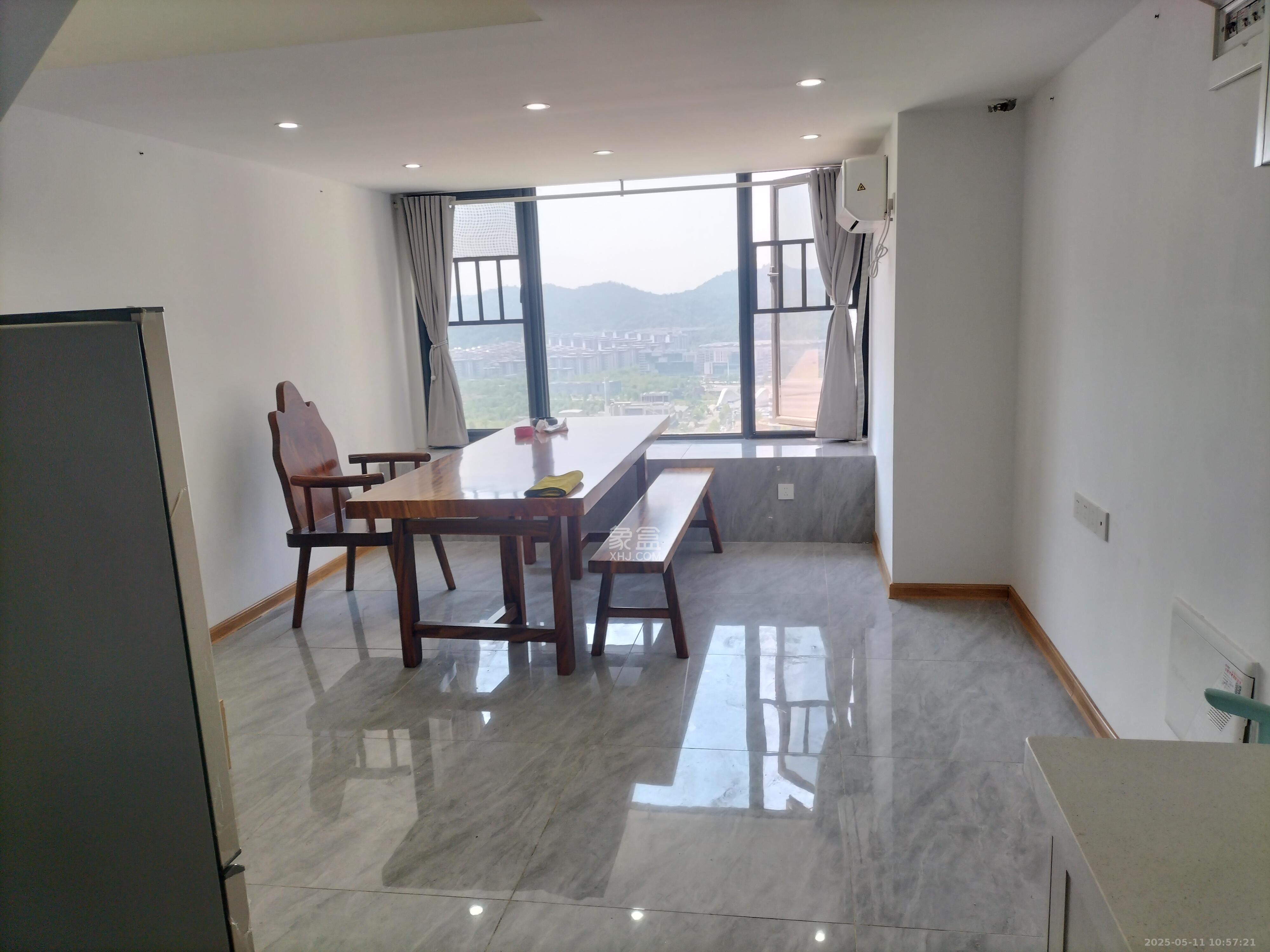 南山梅溪一方  1室0厅0卫    2100.0元/月 南山梅溪一方  1室0厅0卫    2100.0元/月