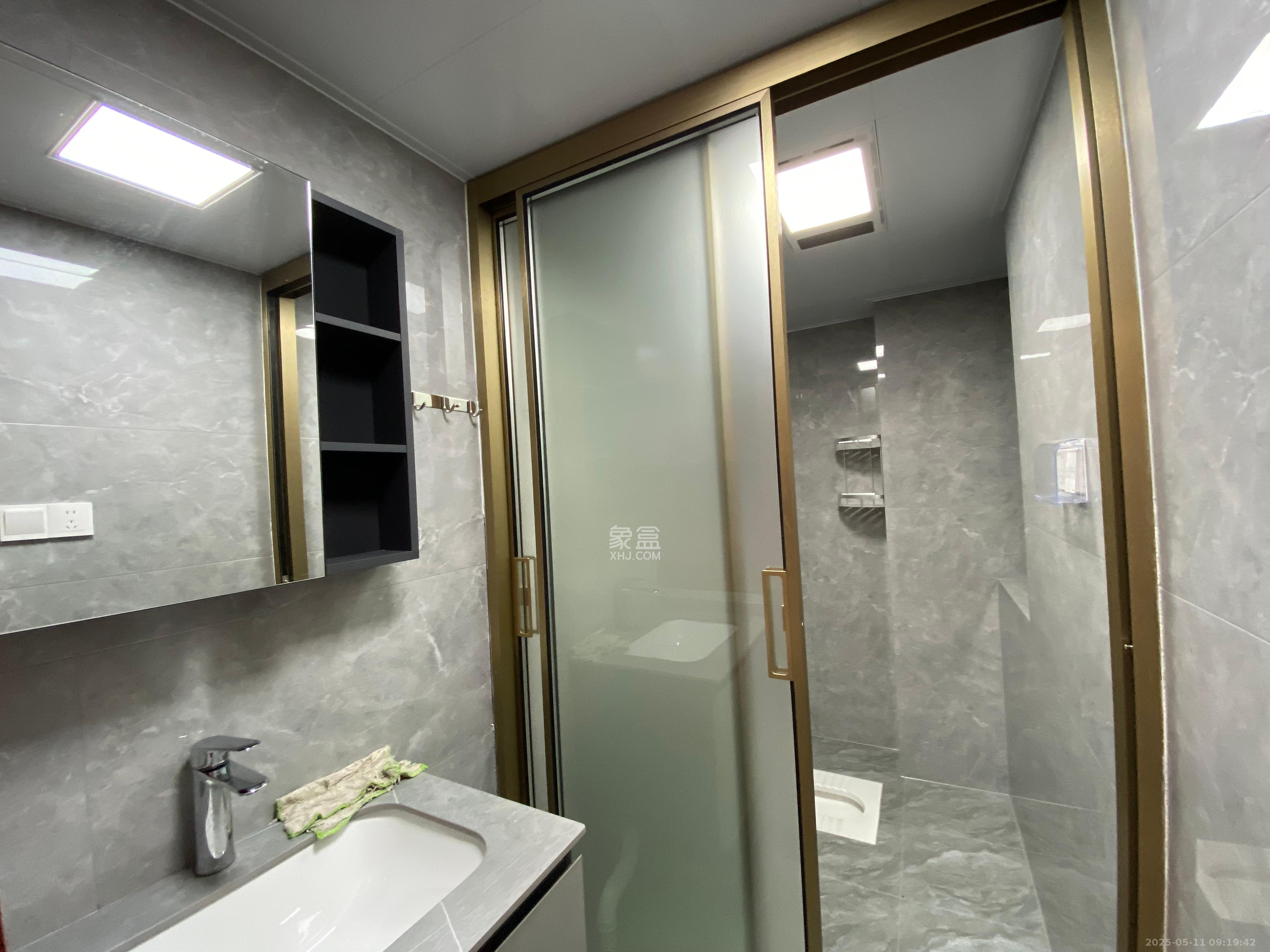 东岸梅园小区 2室1厅1卫 2500.0元/月 东岸梅园小区 2室1厅1卫 2500.0元/月室内图