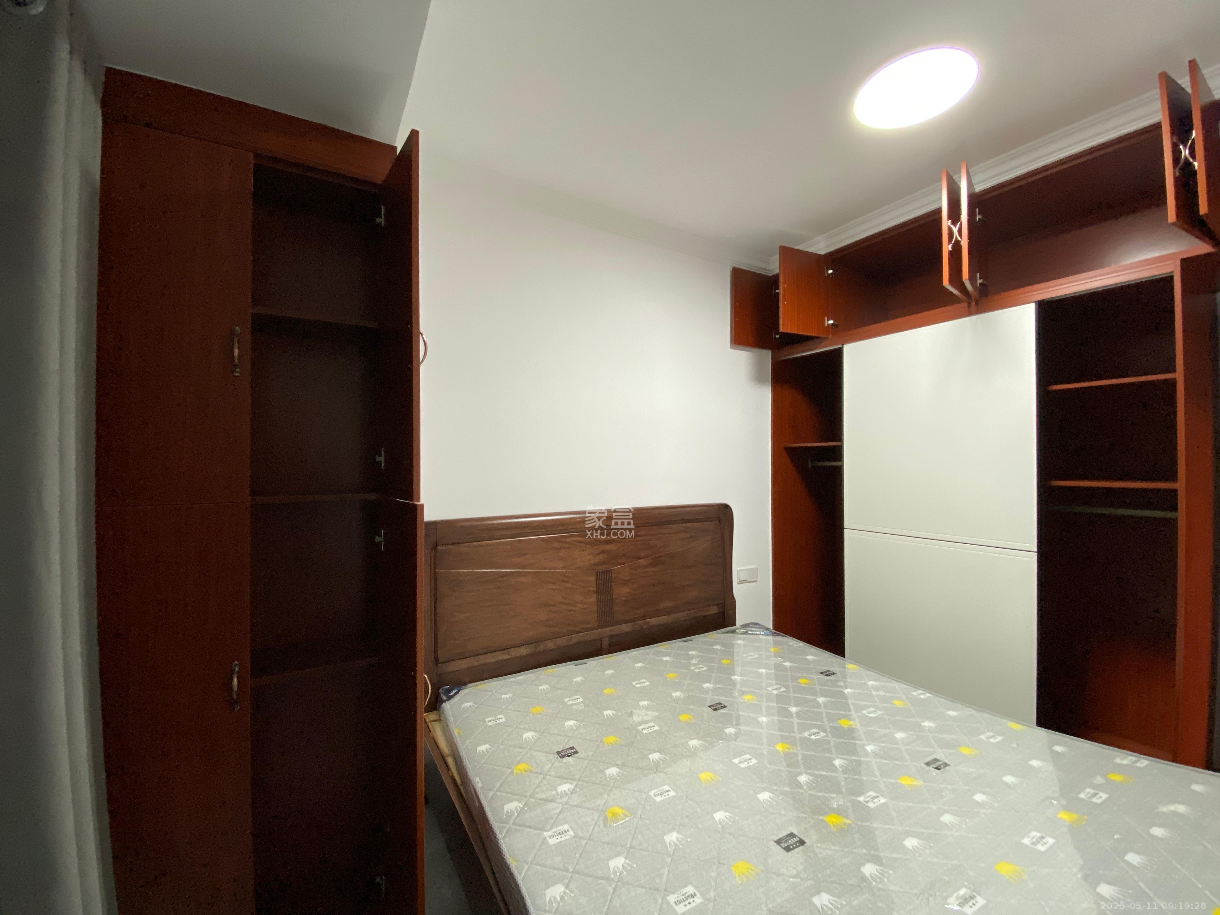 东岸梅园小区 2室1厅1卫 2500.0元/月 东岸梅园小区 2室1厅1卫 2500.0元/月室内图