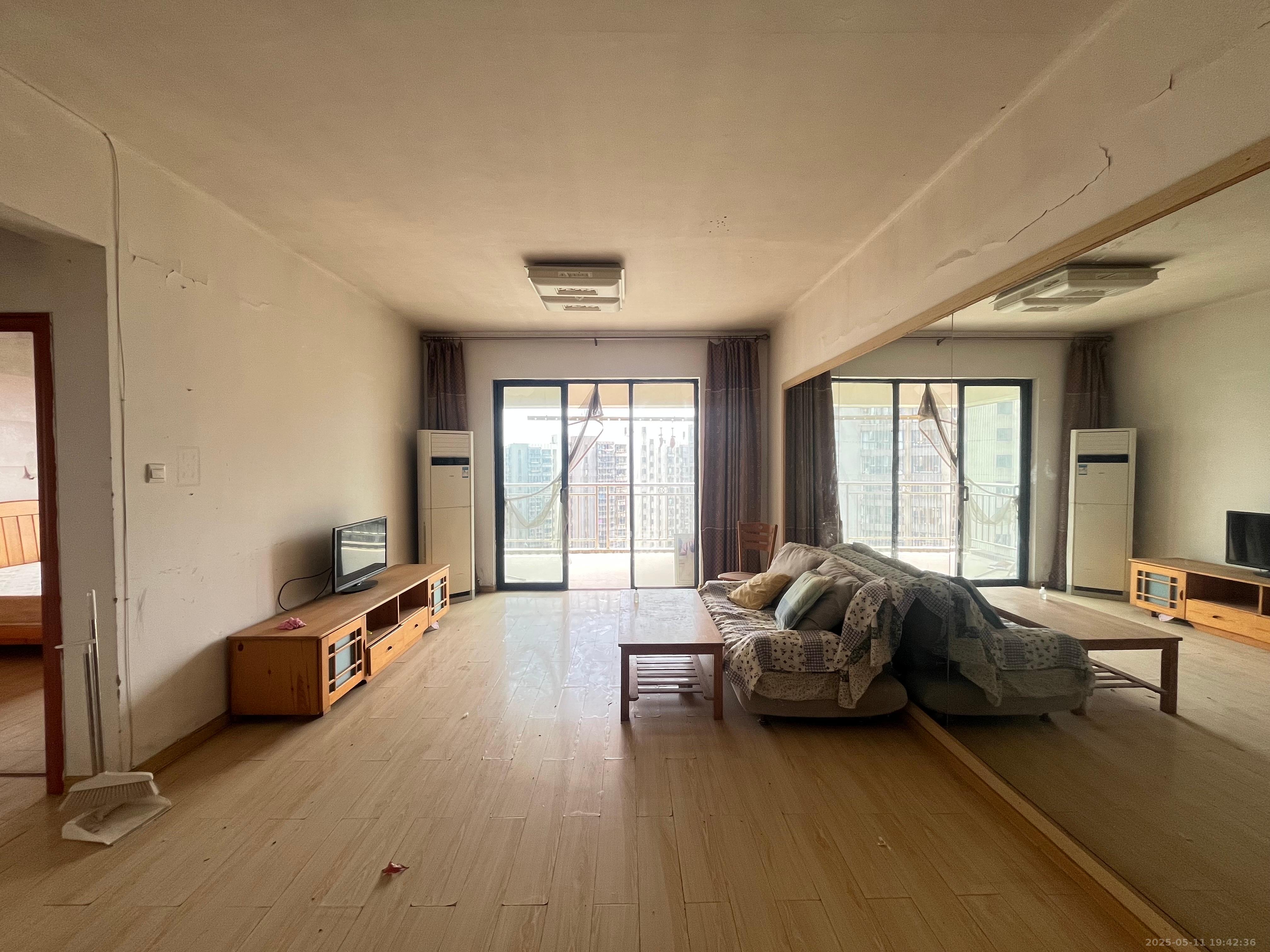 莱茵城 2室2厅1卫 1800.0元/月 莱茵城 2室2厅1卫 1800.0元/月室内图