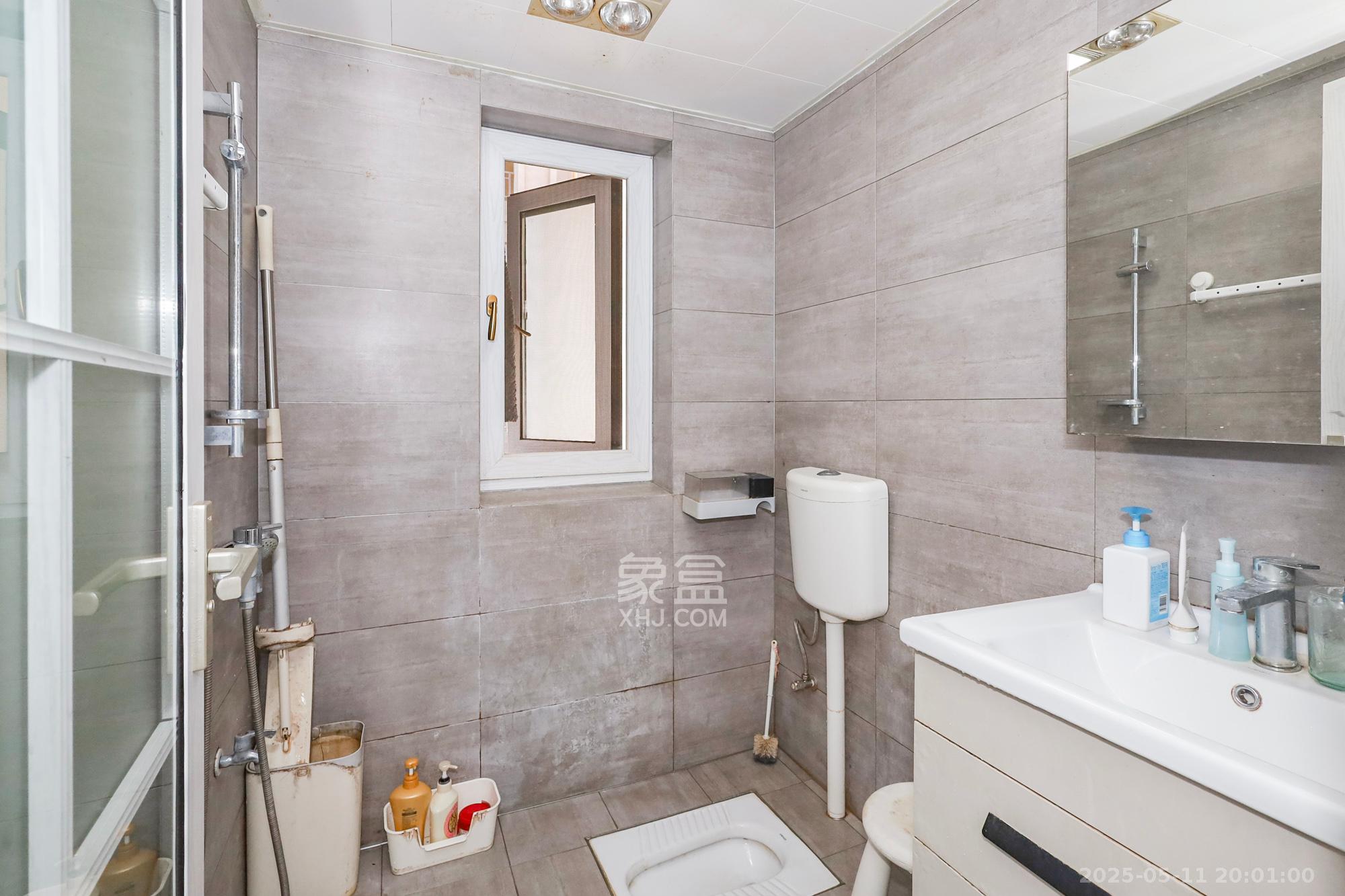 协信星澜汇  3室2厅2卫    138.0万 协信星澜汇  3室2厅2卫    138.0万卫生间