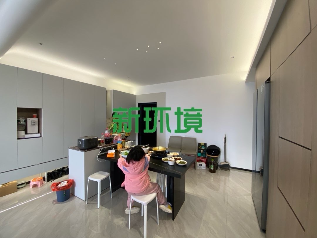 都市金苑  3室2厅2卫   76.80万客厅
