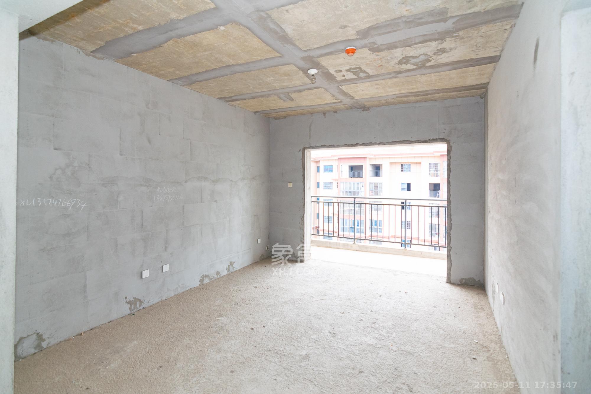 厚朴国际  1室0厅0卫    39.0万 厚朴国际  1室0厅0卫    39.0万客厅