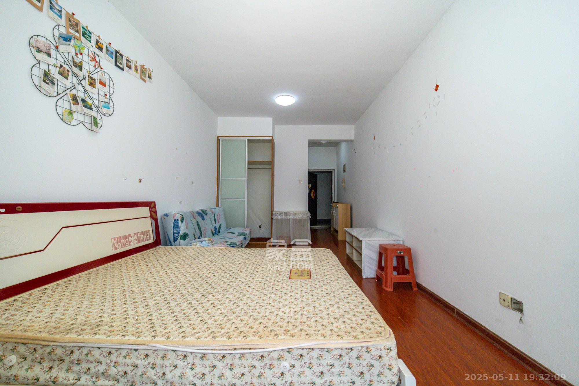 明城公寓  1室1厅1卫    19.8万 明城公寓  1室1厅1卫    19.8万客厅