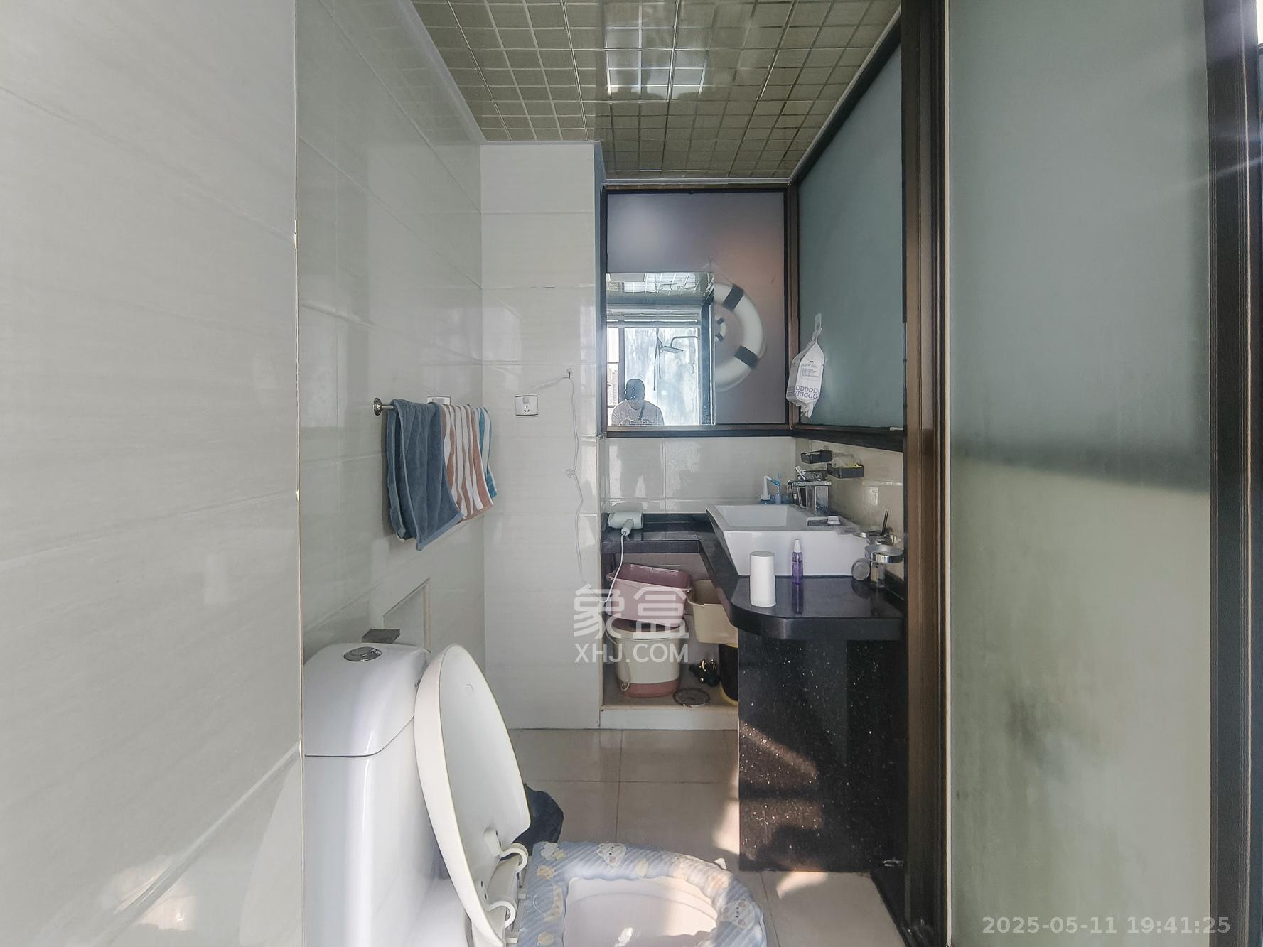 盛地尊域 1室1厅1卫 30.0万 盛地尊域 1室1厅1卫 30.0万卫生间