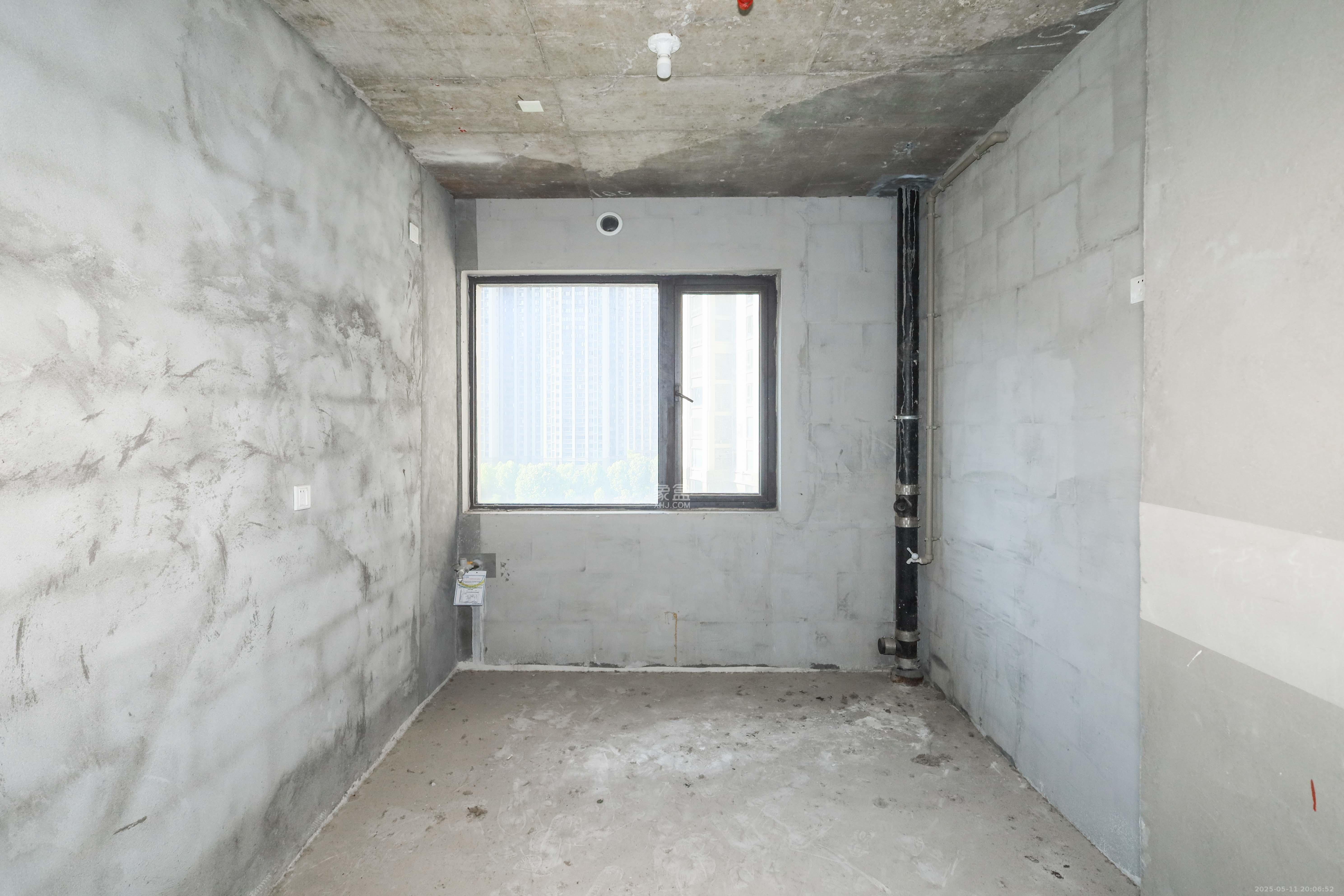 建发央著  4室2厅2卫   249.00万厨房