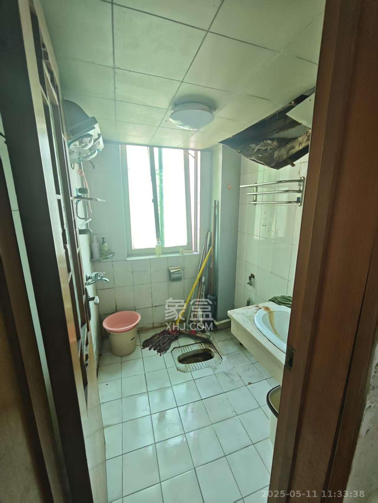 咸嘉新村嘉明苑  5室2厅2卫   2700.00元/月室内图