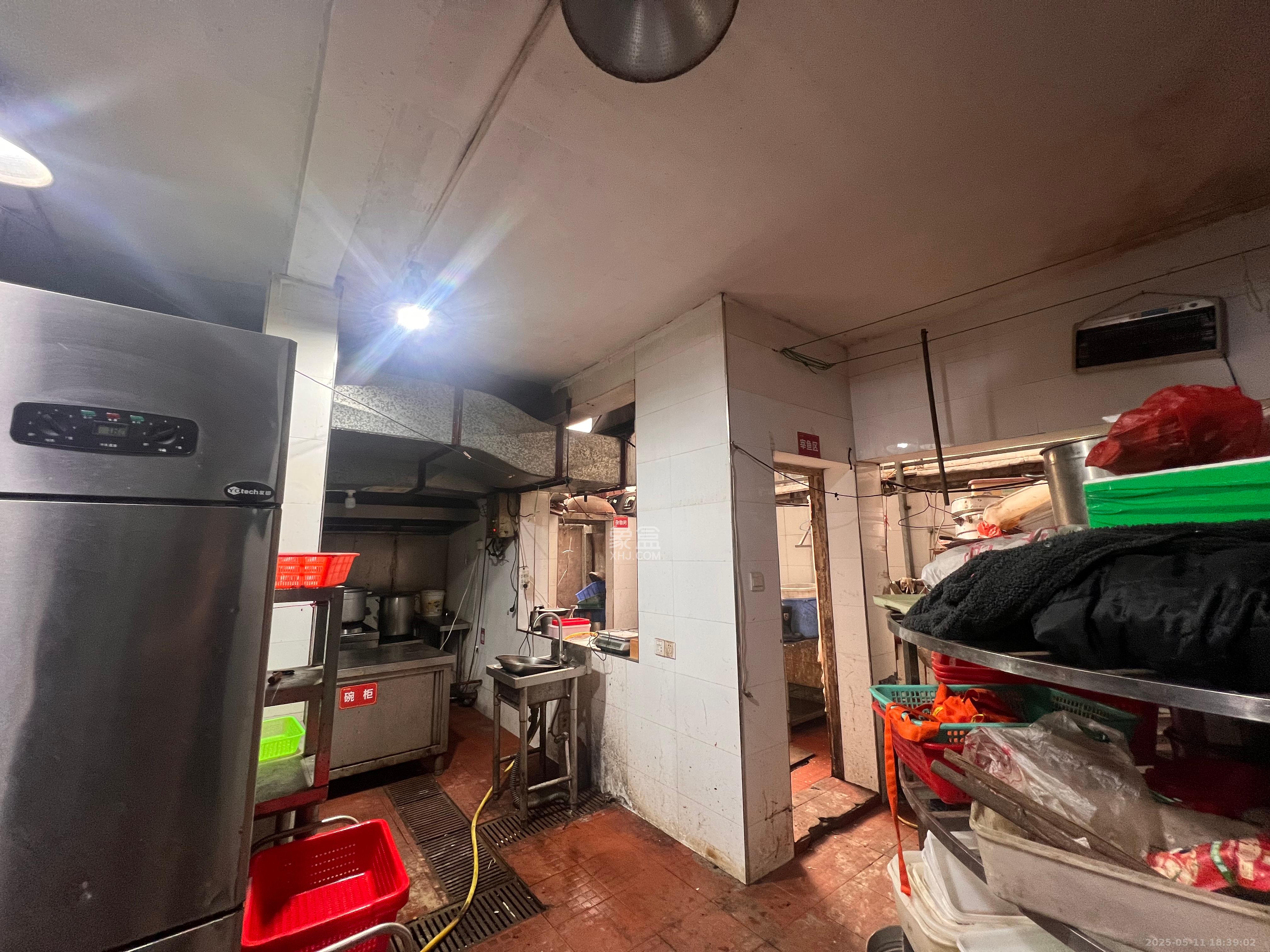 霞城乡散盘 11室3厅8卫 260.0万 霞城乡散盘 11室3厅8卫 260.0万室内图