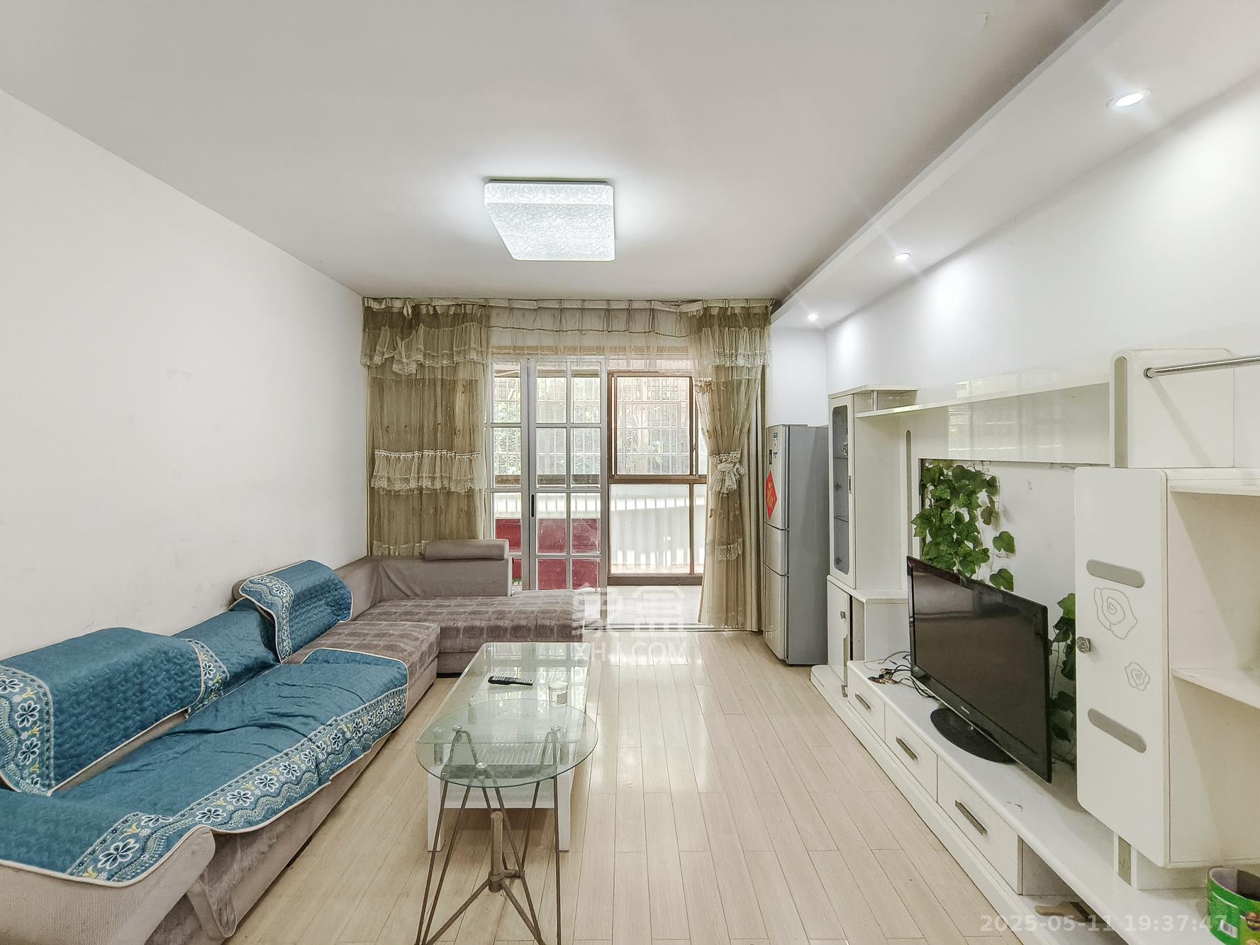 蟠龙欣苑 2室2厅1卫 48.0万 蟠龙欣苑 2室2厅1卫 48.0万客厅