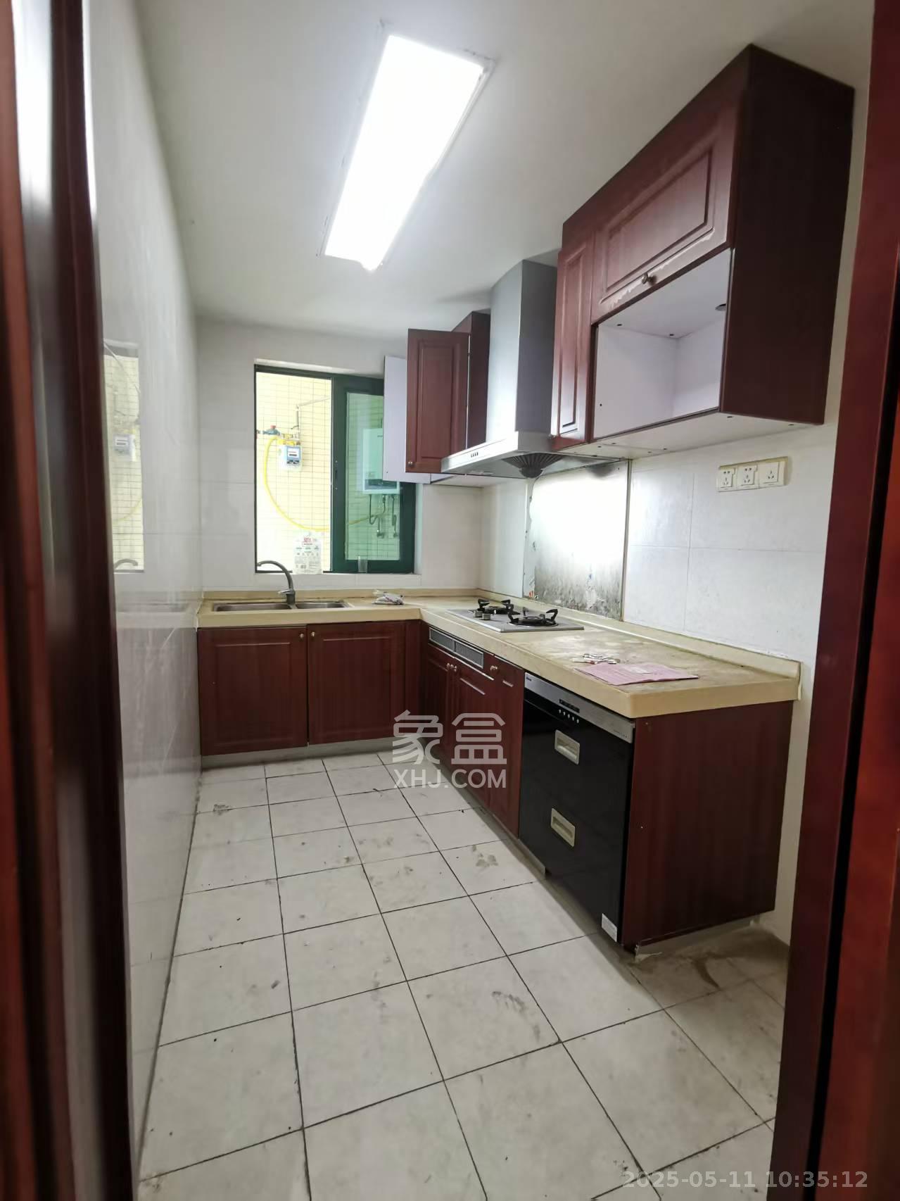 恒大绿洲  3室2厅2卫    2400.0元/月室内图