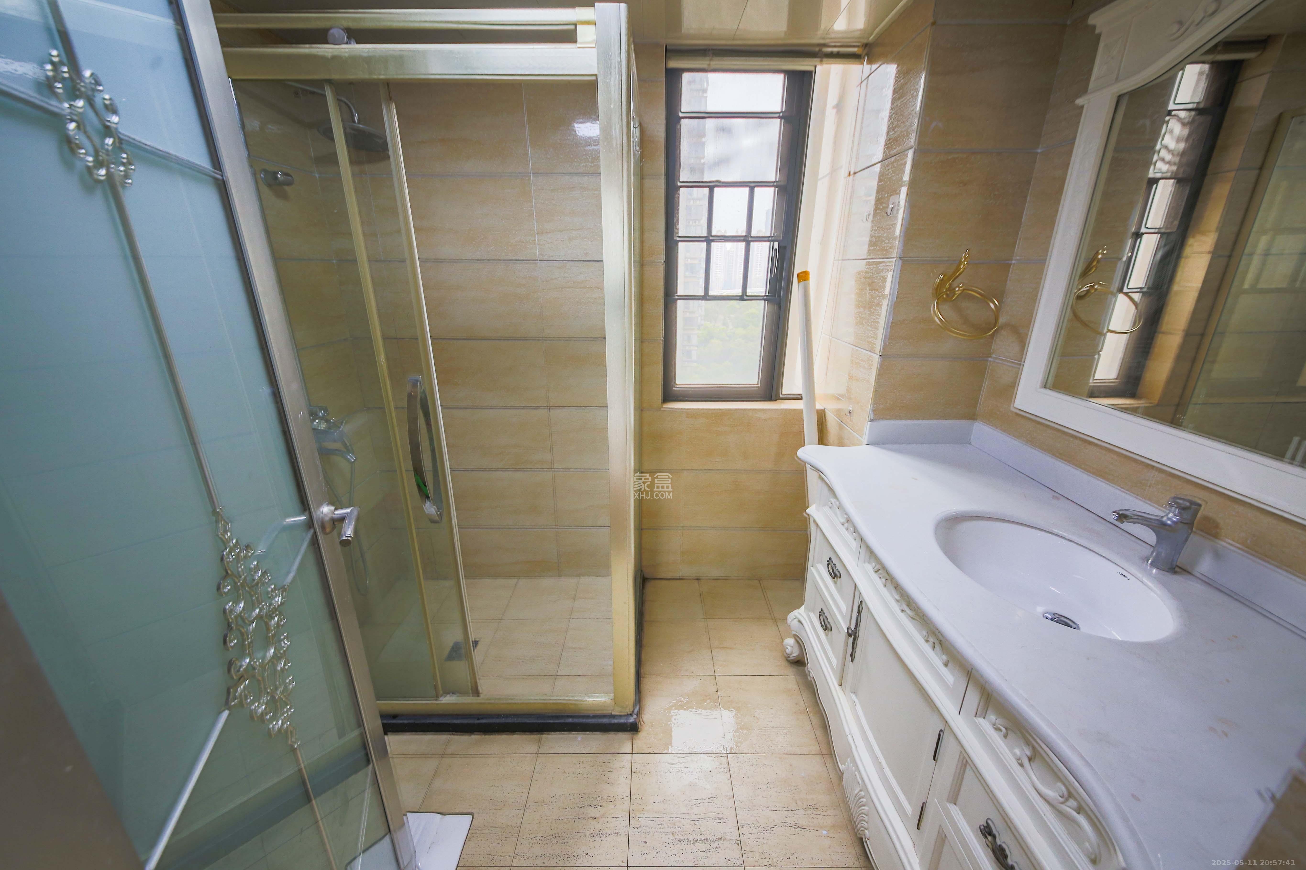 博林金谷 4室2厅2卫 168.0万 博林金谷 4室2厅2卫 168.0万卫生间