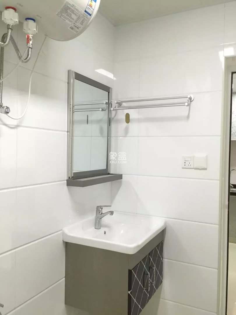 五洲富隆中心 1室1厅1卫 1000.00元/月 五洲富隆中心 1室1厅1卫 1000.00元/月室内图