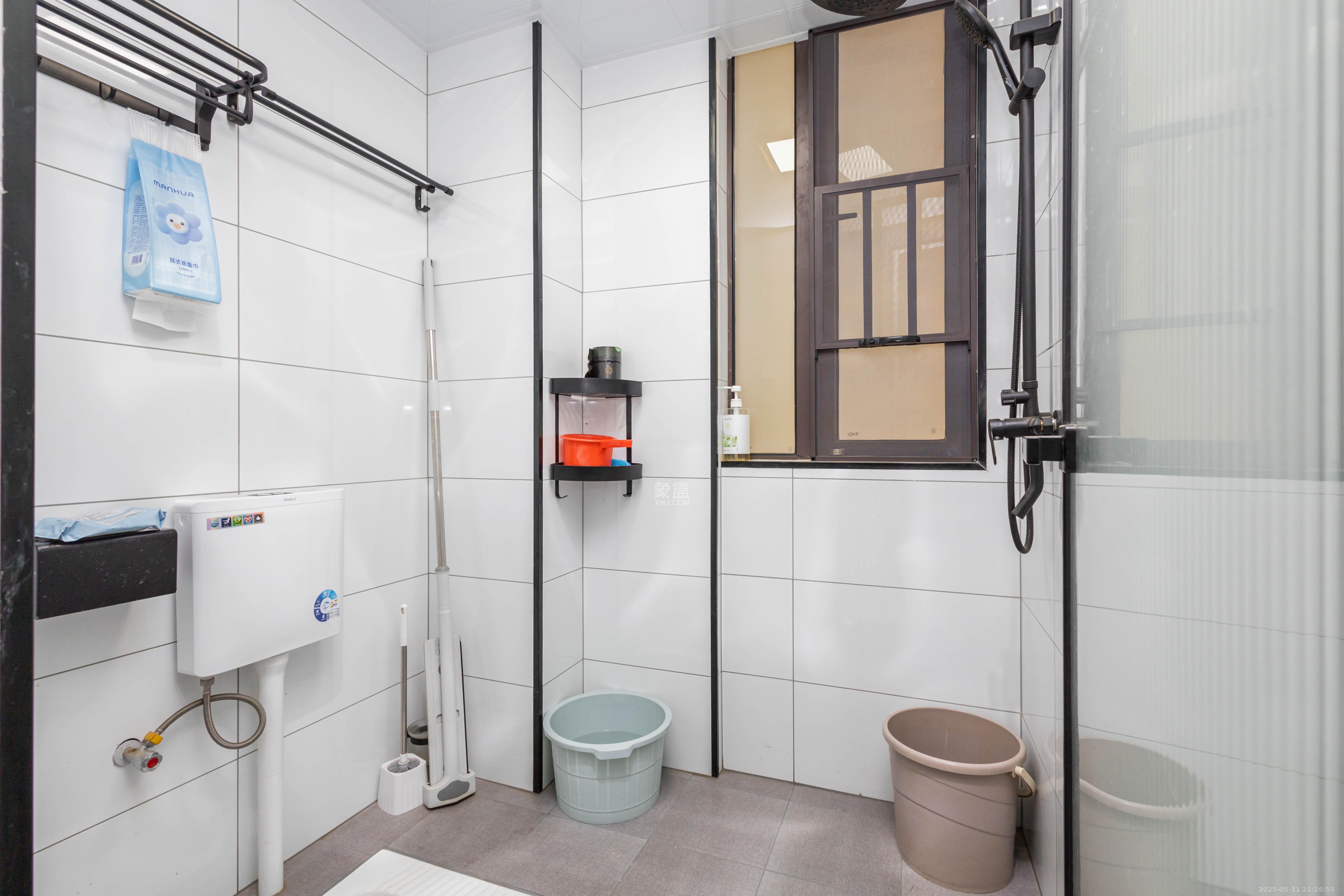 湘域芯城一期  3室2厅2卫    102.0万 湘域芯城一期  3室2厅2卫    102.0万卫生间