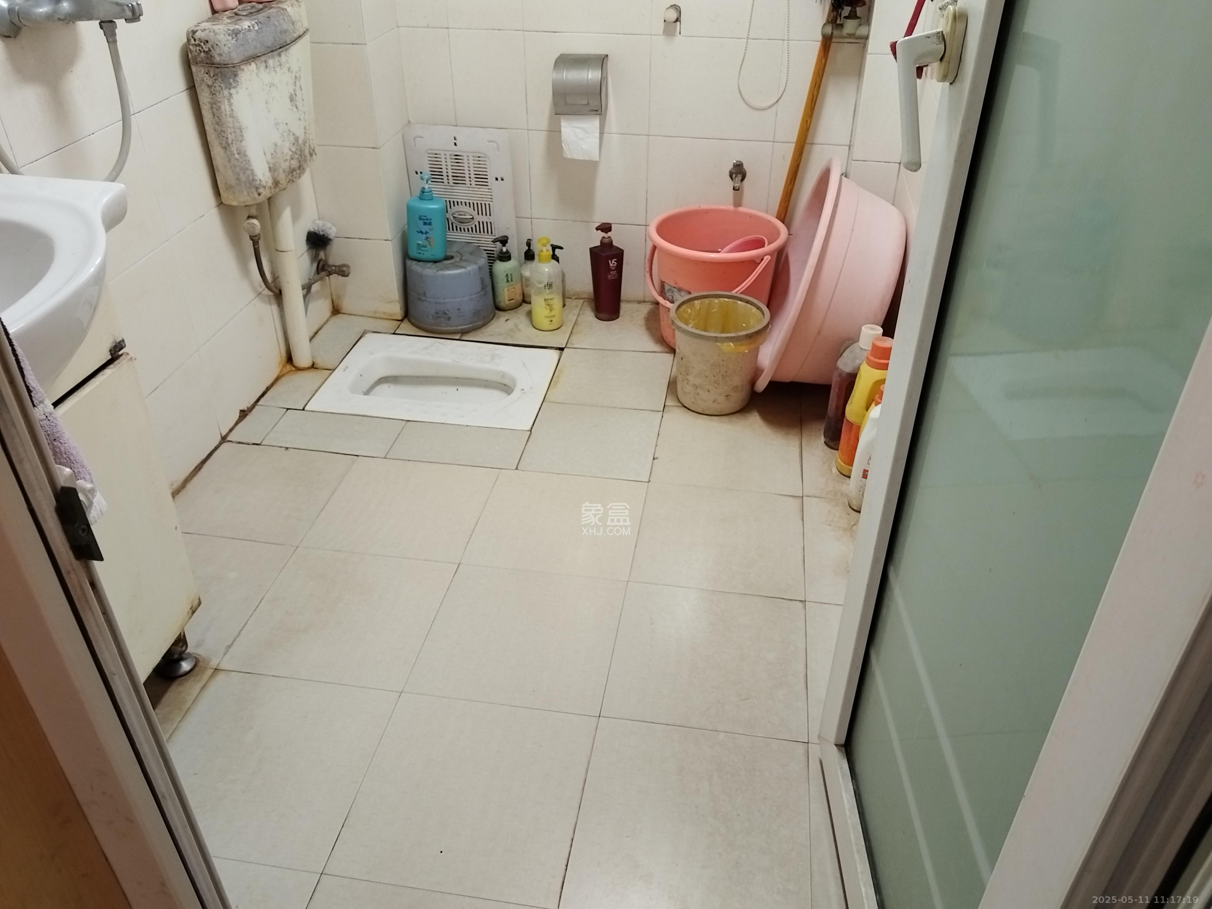 德润园  3室2厅2卫   2600.00元/月室内图
