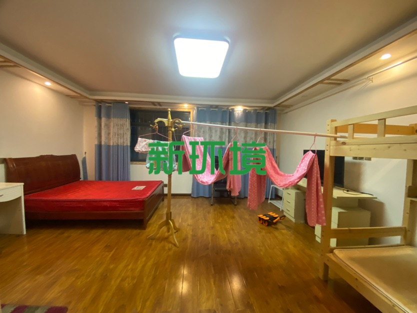 金穗花园  4室2厅2卫   50.80万客厅