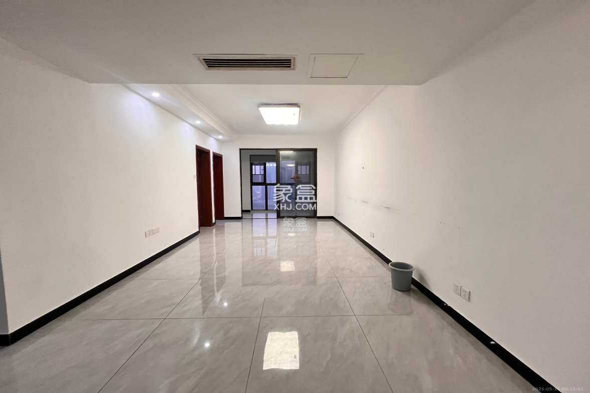 华晨国际公馆  2室2厅1卫    3380.0元/月 华晨国际公馆  2室2厅1卫    3380.0元/月室内图