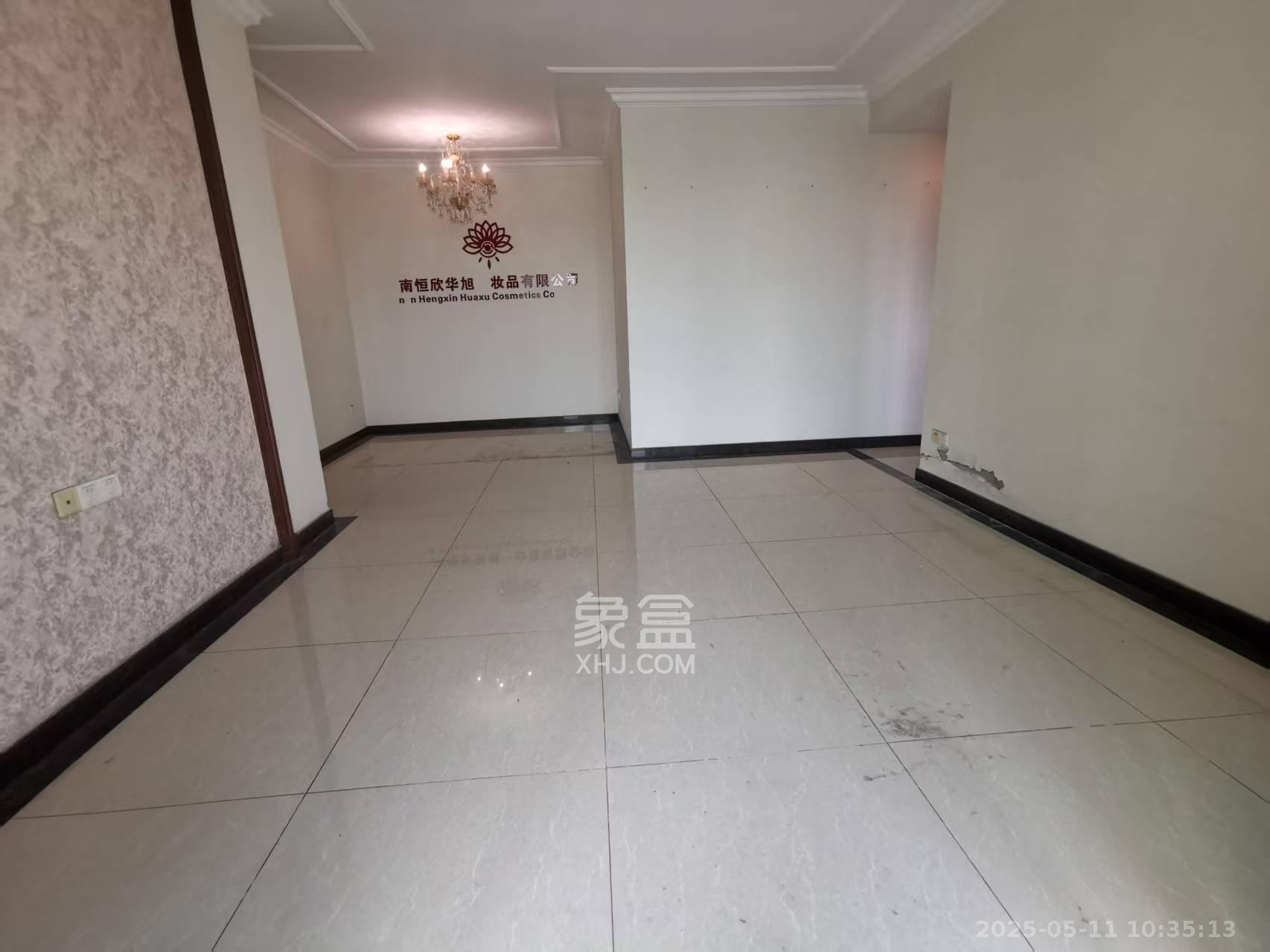 恒大绿洲  3室2厅2卫    2400.0元/月室内图