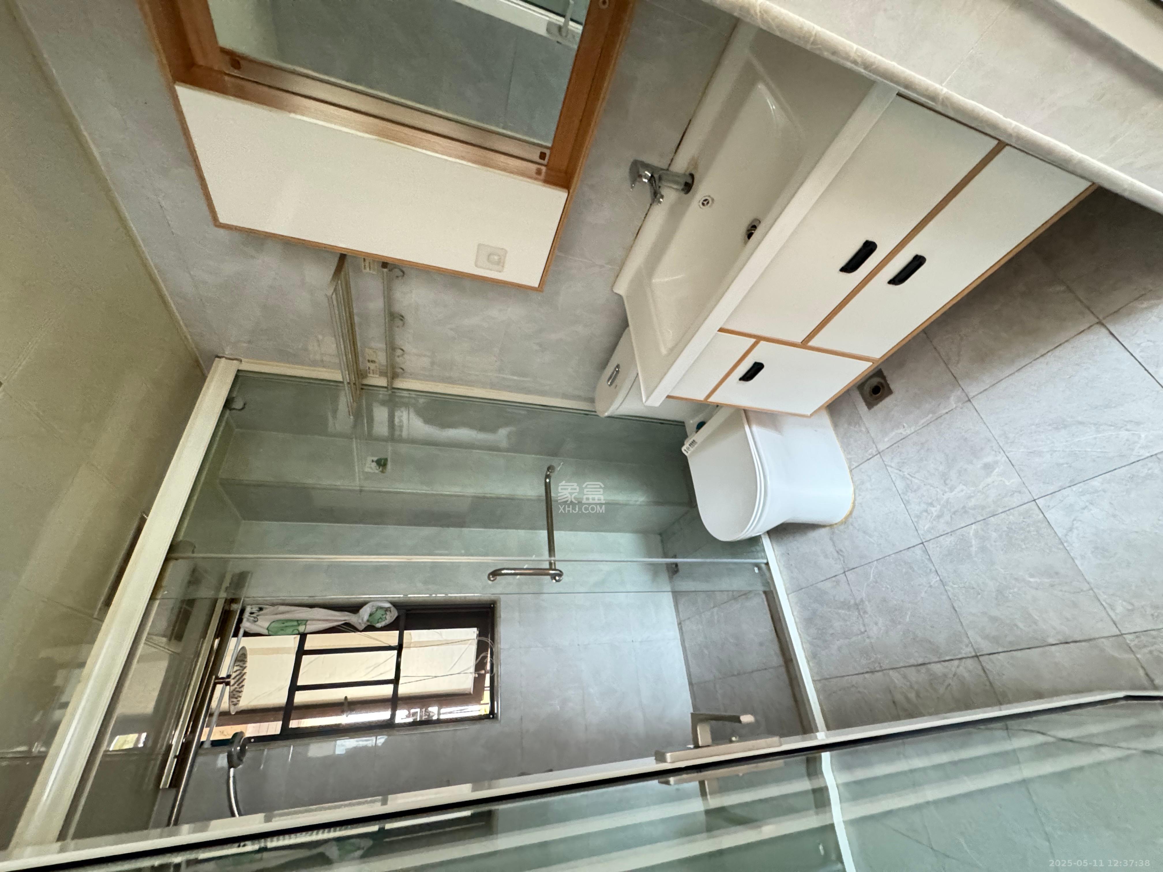 卓越蔚蓝海岸三期 3室2厅2卫 3000.0元/月 卓越蔚蓝海岸三期 3室2厅2卫 3000.0元/月室内图