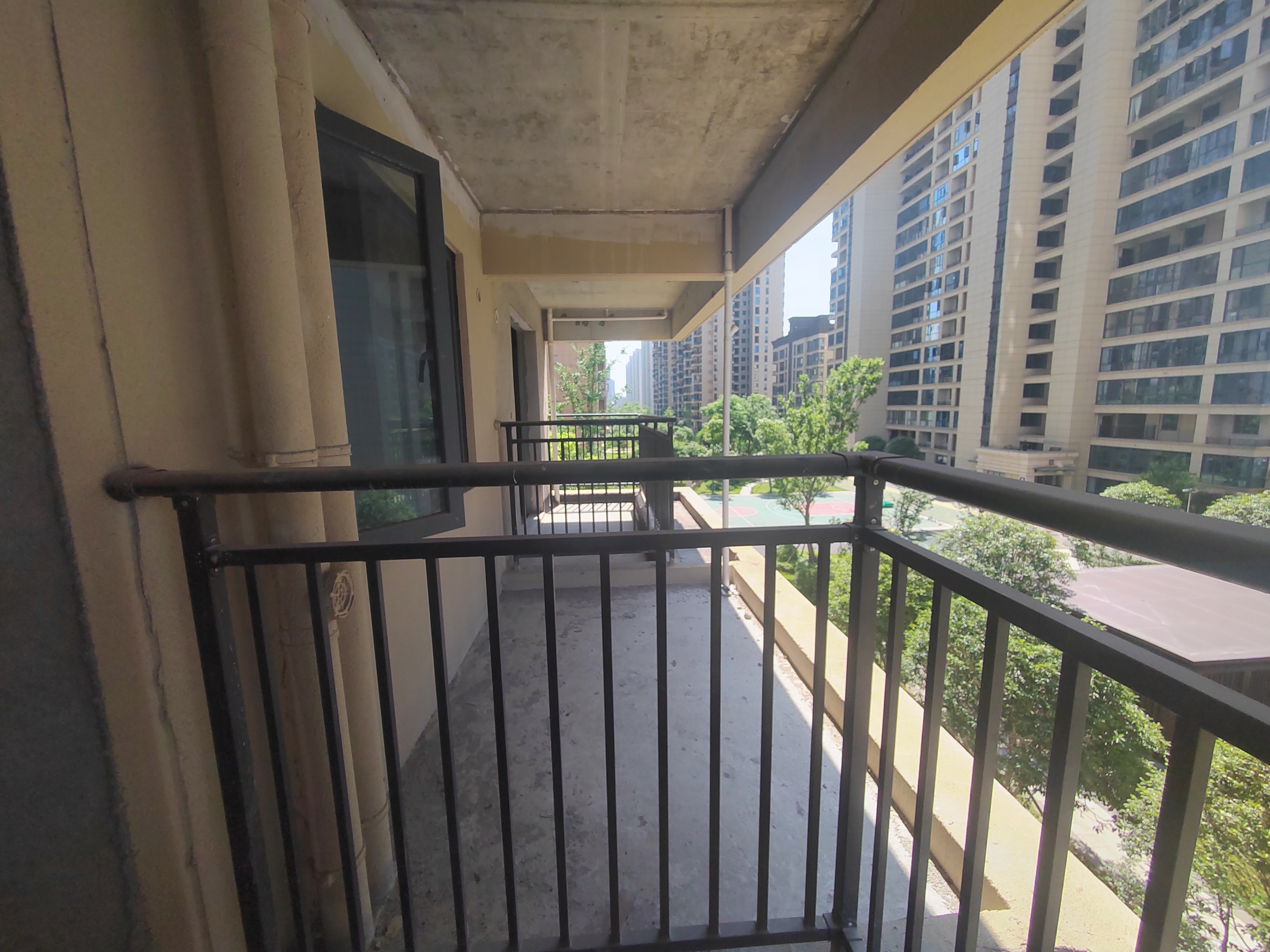 凯越湘中府  3室2厅2卫    58.0万客厅