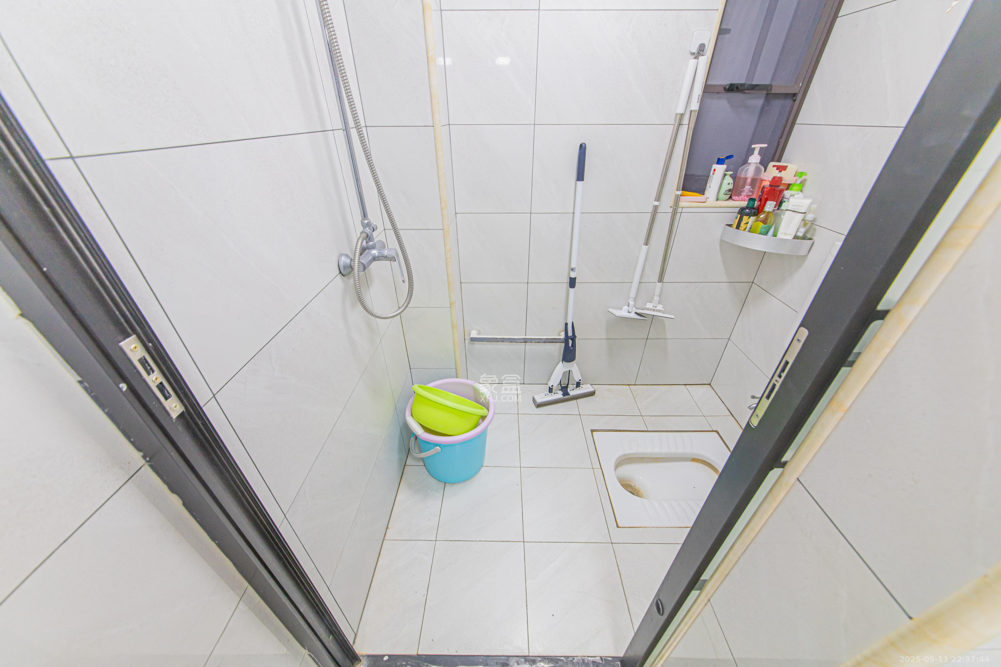 鑫远翡丽郡(鑫远翡丽雅苑) 3室2厅1卫 112.0万 鑫远翡丽郡(鑫远翡丽雅苑) 3室2厅1卫 112.0万卫生间