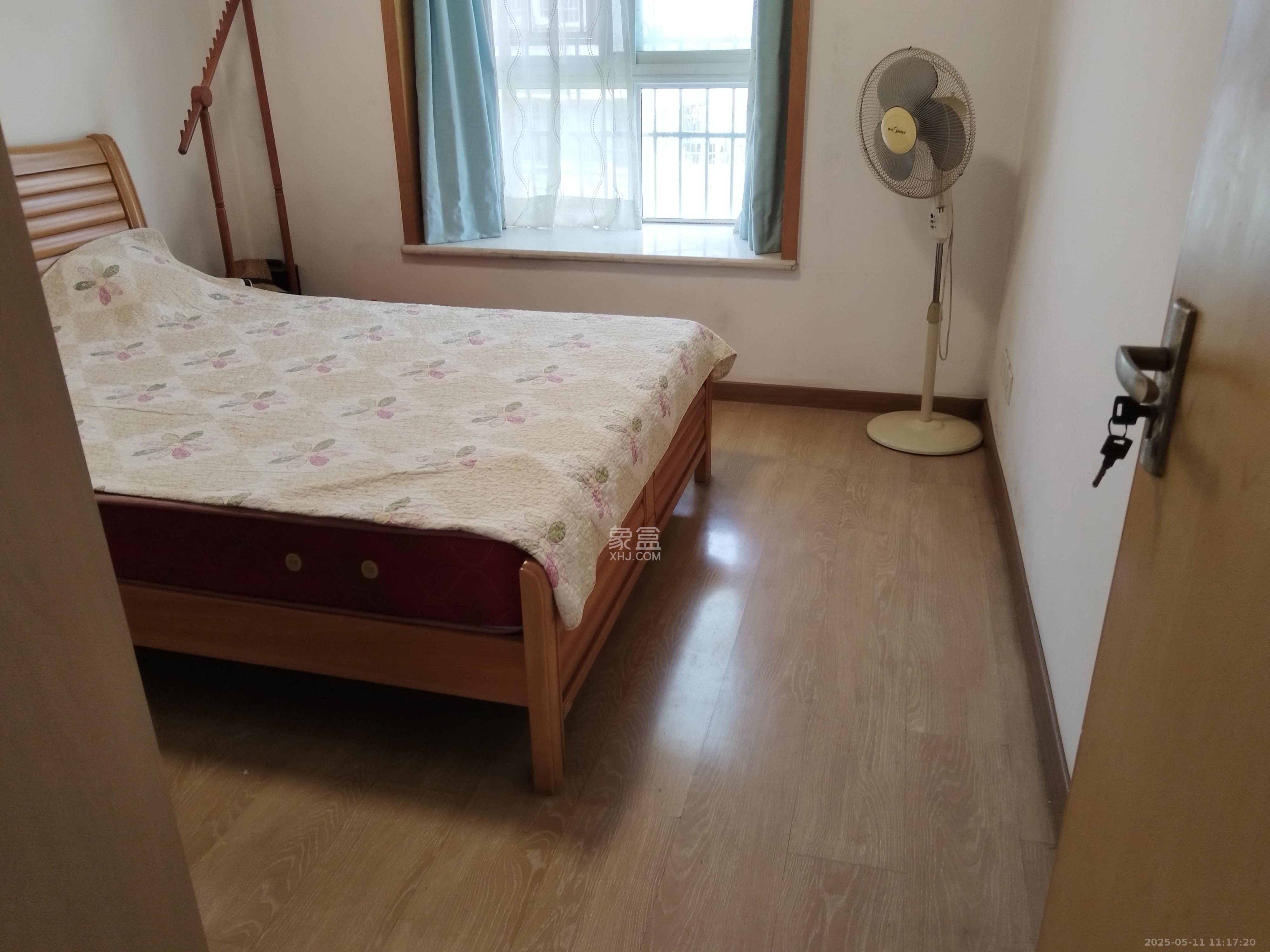 德润园  3室2厅2卫   2600.00元/月室内图