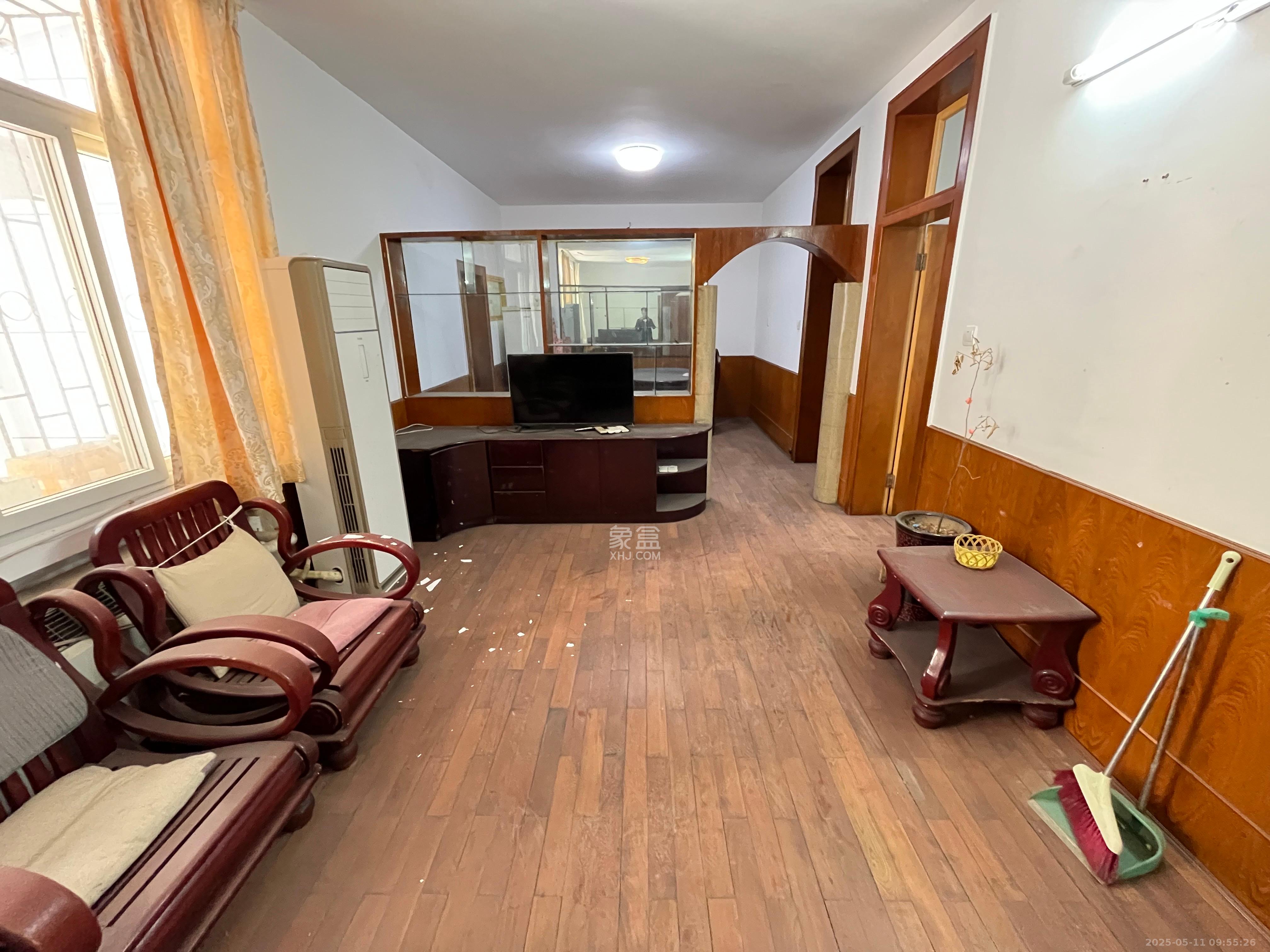 林业厅宿舍 3室2厅1卫 2200.0元/月 林业厅宿舍 3室2厅1卫 2200.0元/月室内图