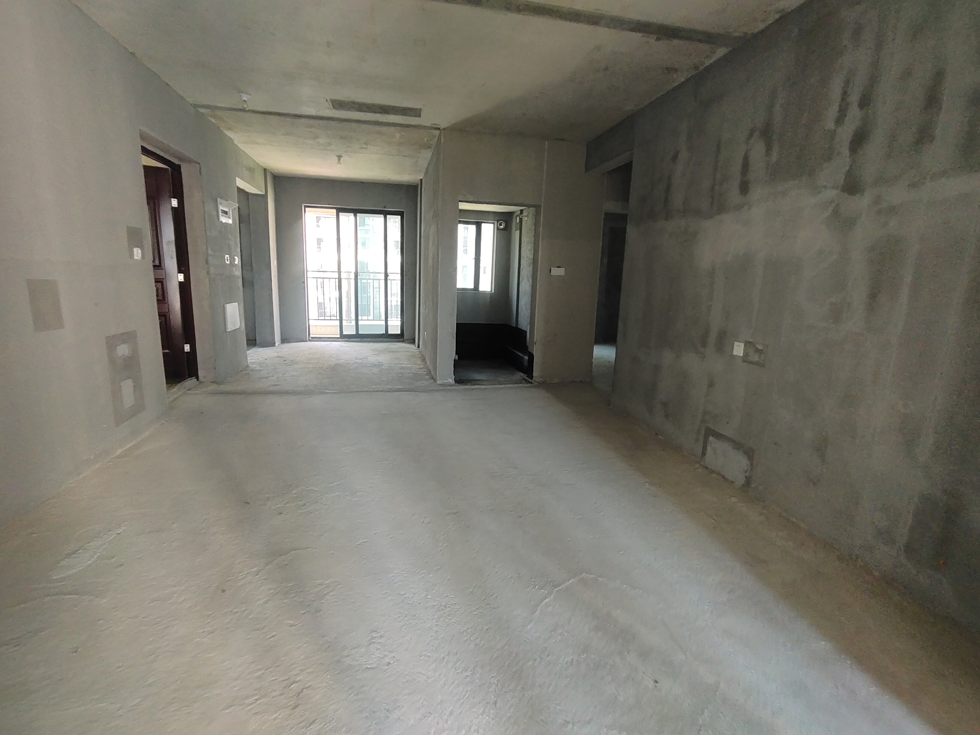 中建凤栖台 4室2厅2卫 53.8万 中建凤栖台 4室2厅2卫 53.8万客厅