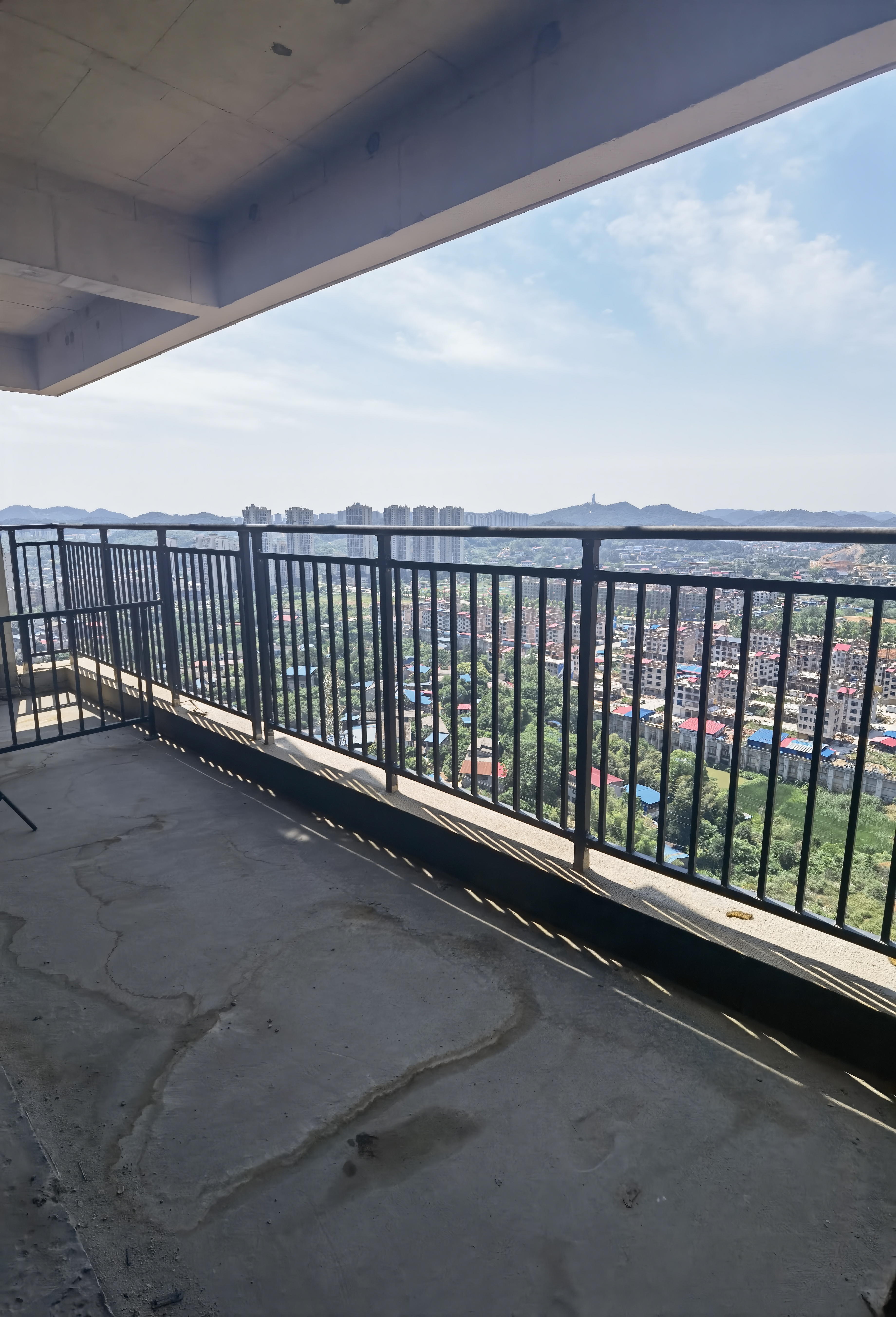 凯越湘中府 4室2厅2卫 73.8万 凯越湘中府 4室2厅2卫 73.8万客厅