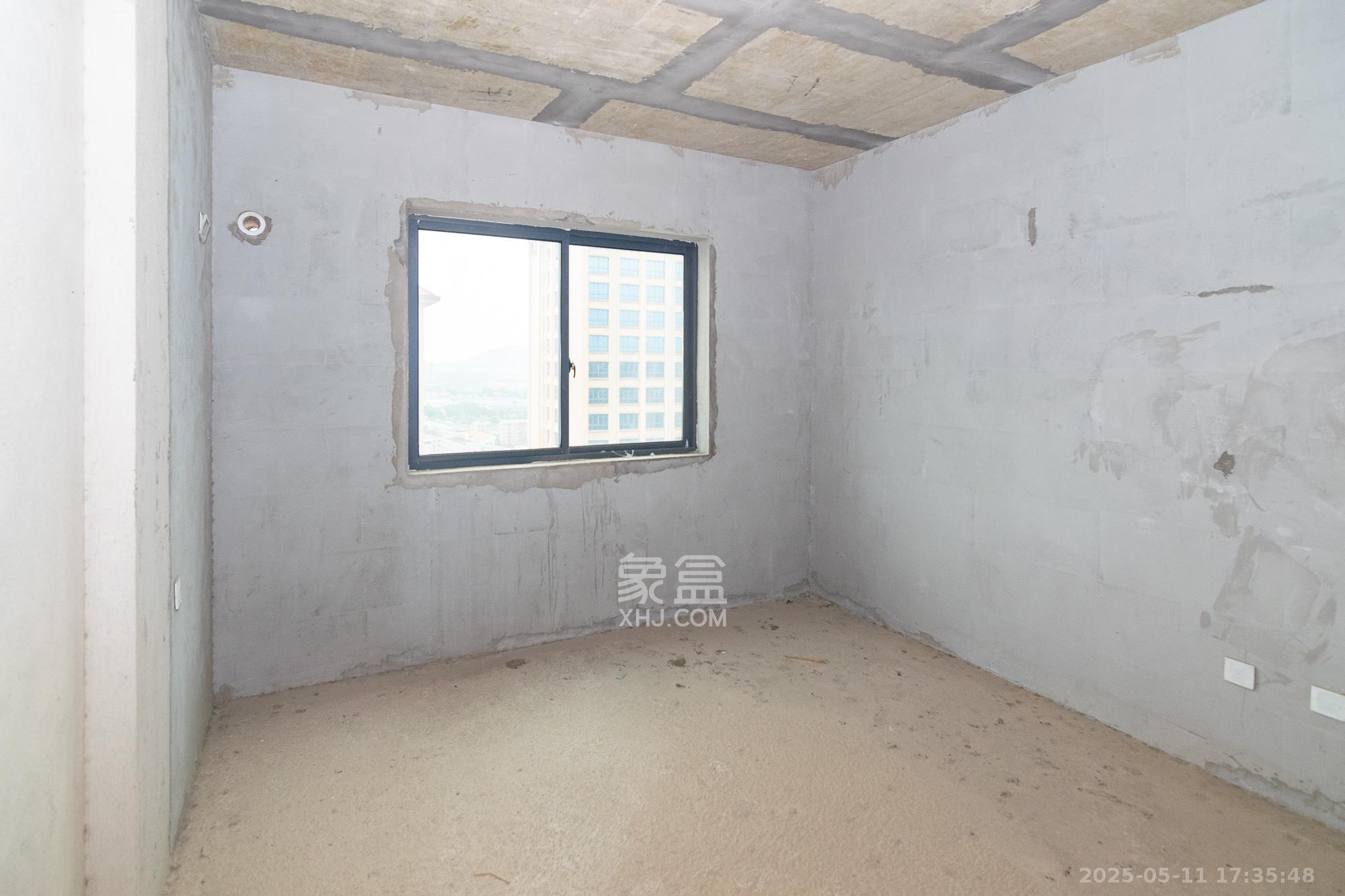 厚朴国际  1室0厅0卫    39.0万 厚朴国际  1室0厅0卫    39.0万卧室