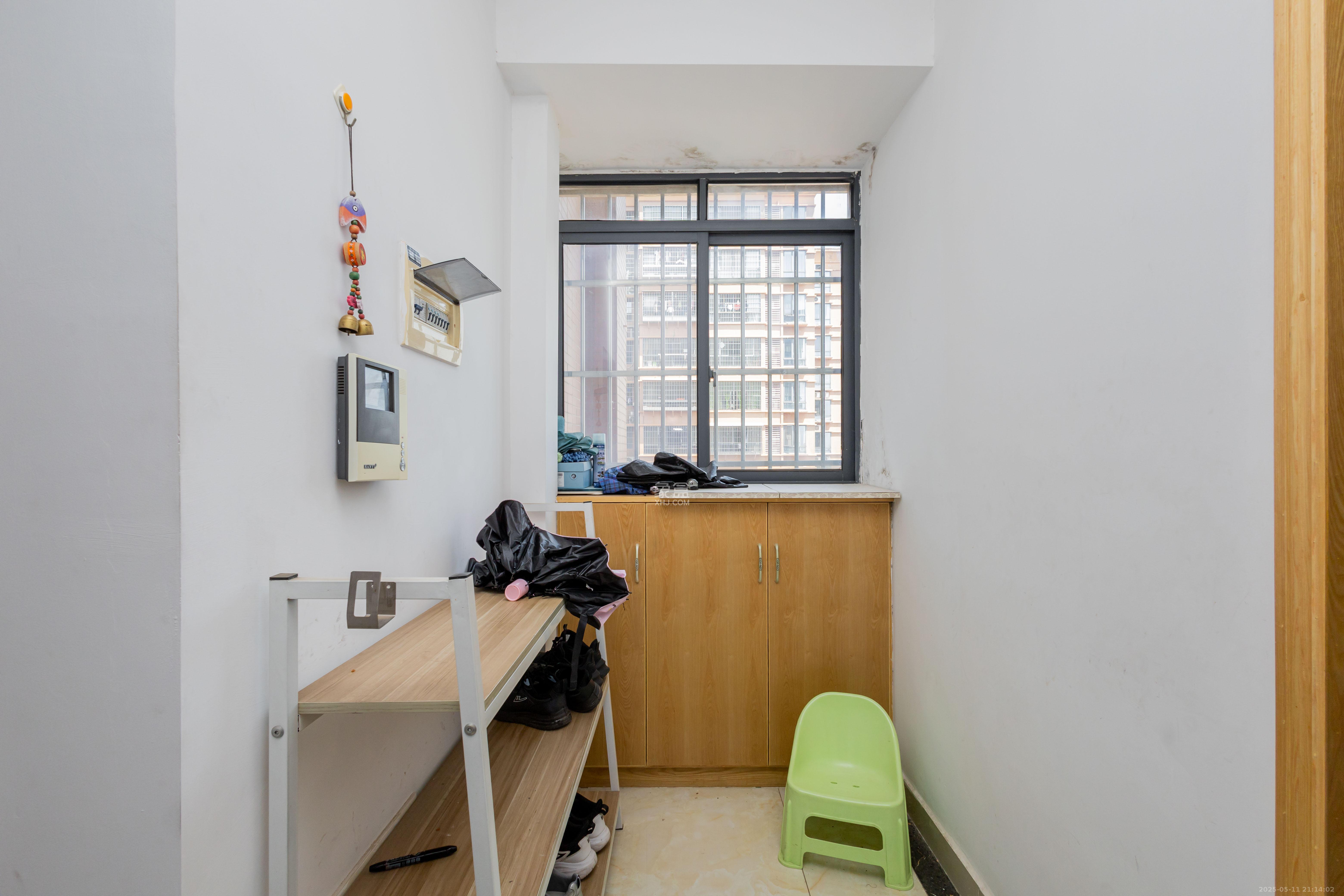 紫华郡 4室2厅2卫 89.8万 紫华郡 4室2厅2卫 89.8万卧室