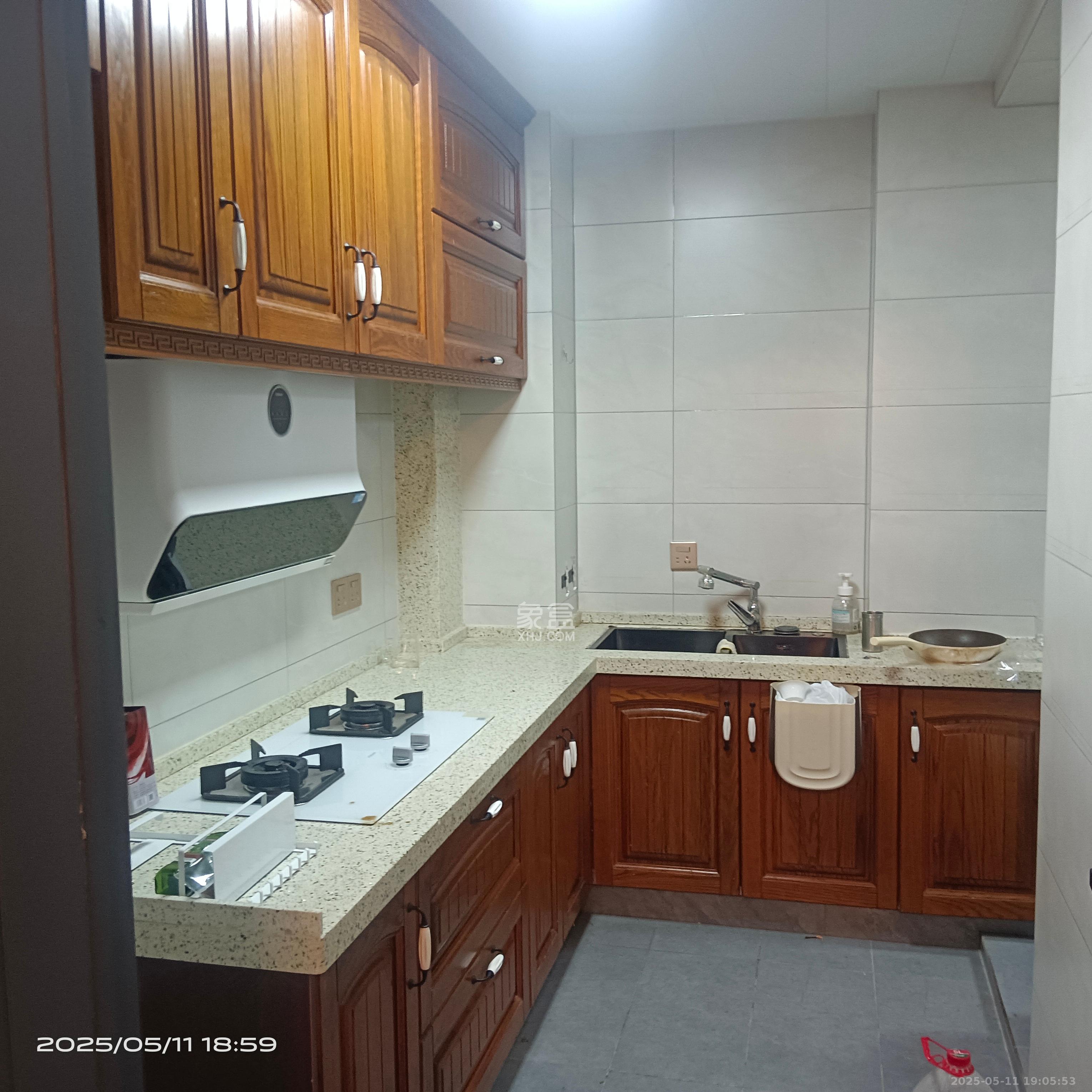 东合新苑  2室1厅1卫   2300.00元/月室内图