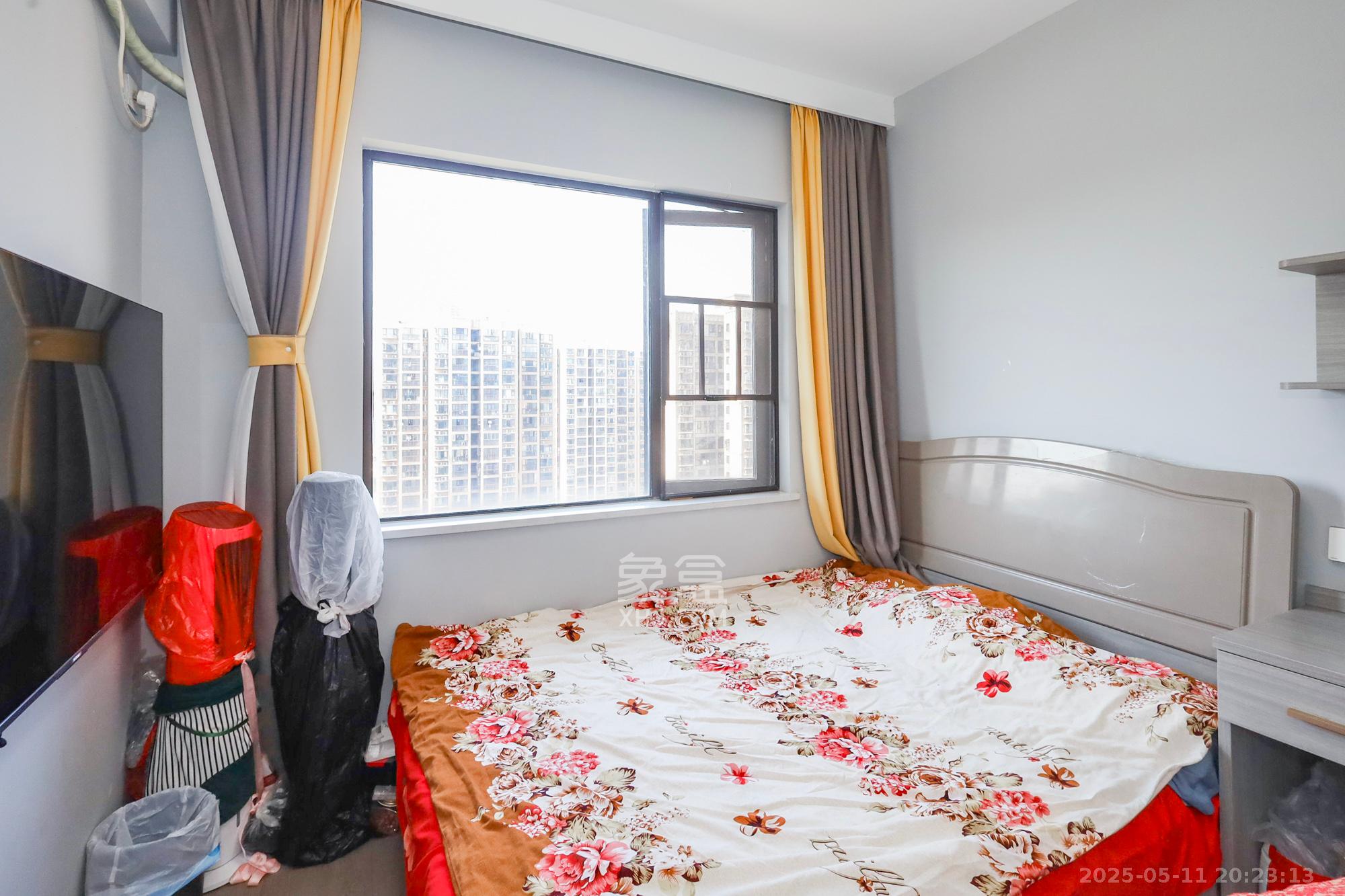 钰龙天下二期(钰龙佳园) 3室2厅2卫 230.0万 钰龙天下二期(钰龙佳园) 3室2厅2卫 230.0万卧室