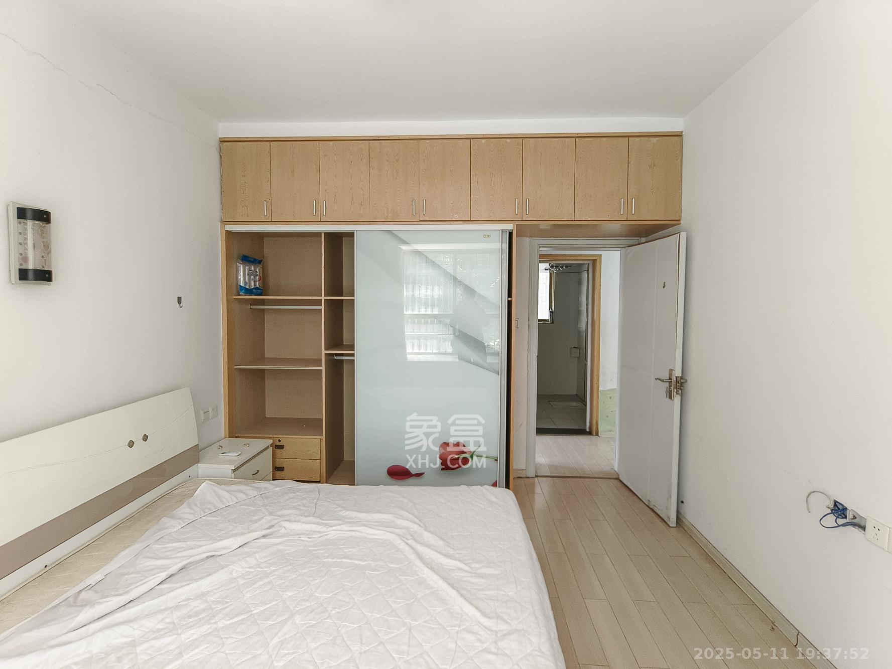 蟠龙欣苑 2室2厅1卫 48.0万 蟠龙欣苑 2室2厅1卫 48.0万卧室