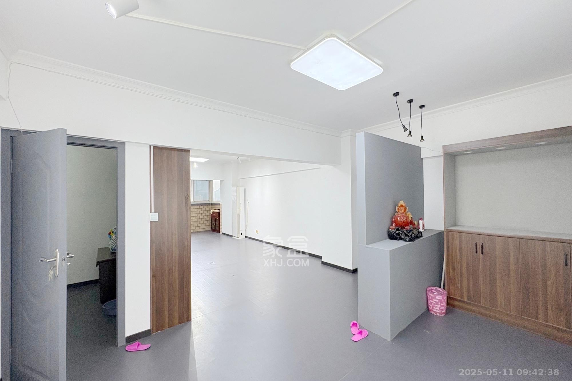 东成大厦 2室2厅1卫 2200.0元/月 东成大厦 2室2厅1卫 2200.0元/月室内图