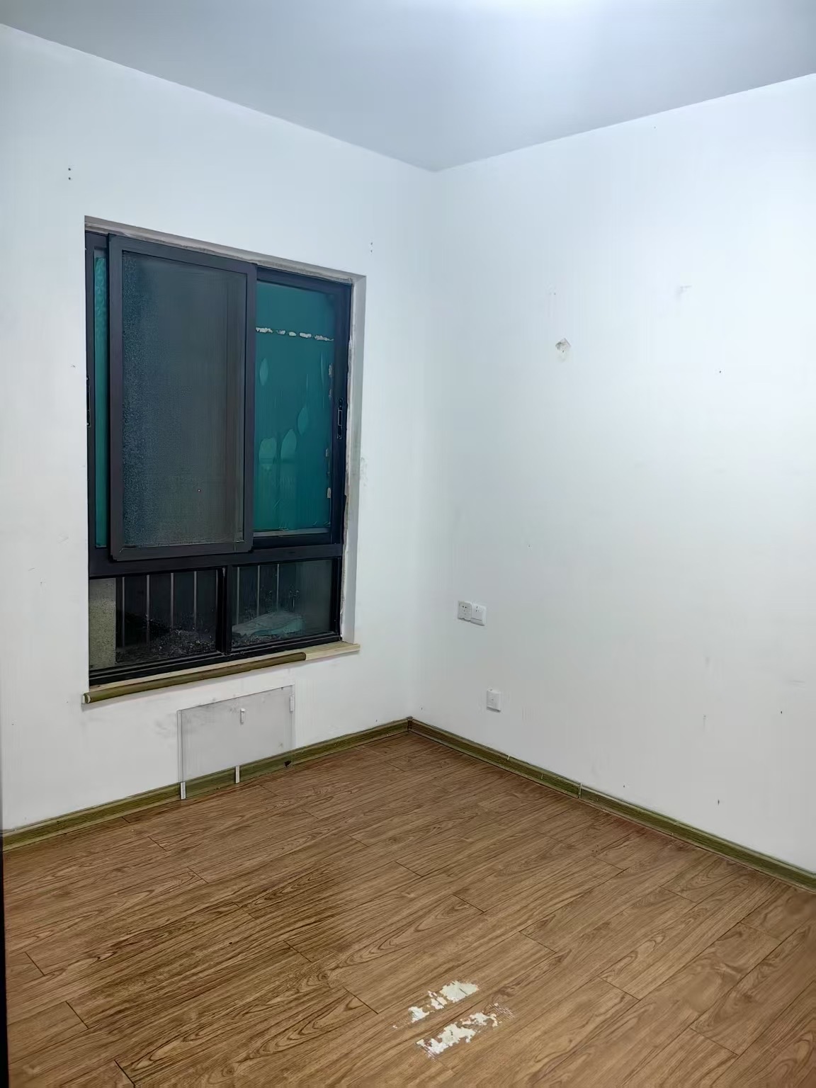 和风江岸  3室2厅2卫    212.0万 和风江岸  3室2厅2卫    212.0万客厅