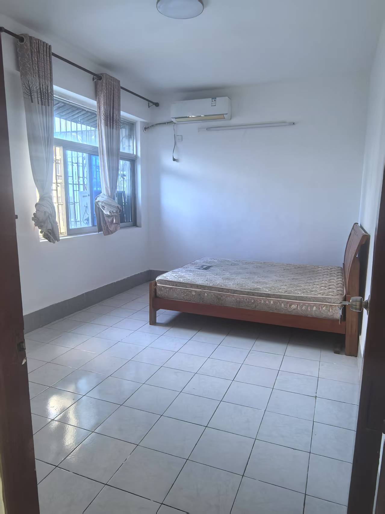 国土局宿舍(华海路) 3室2厅1卫 2100.0元/月 国土局宿舍(华海路) 3室2厅1卫 2100.0元/月室内图