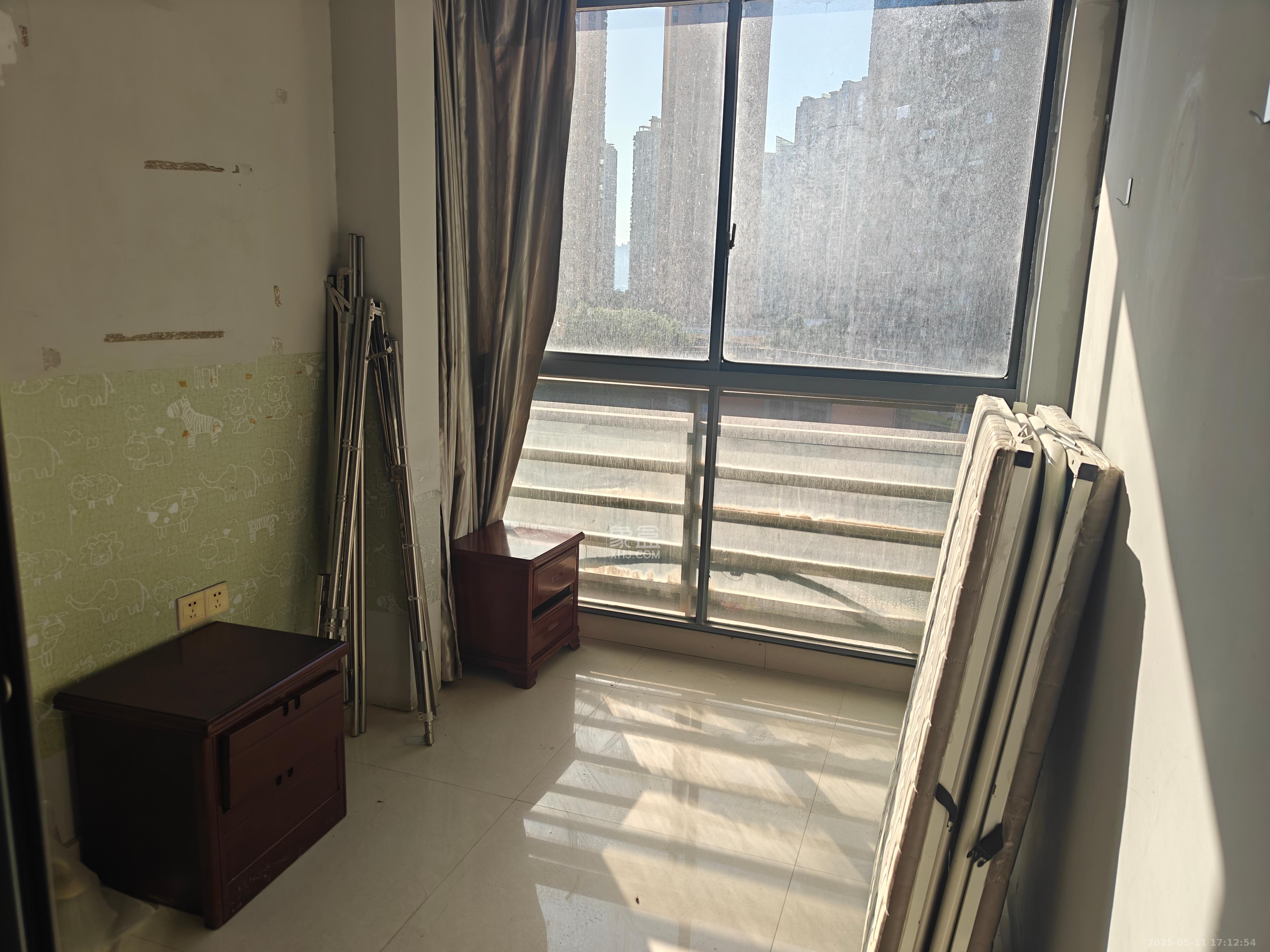 滨江君悦香邸  1室2厅1卫   2500.00元/月室内图