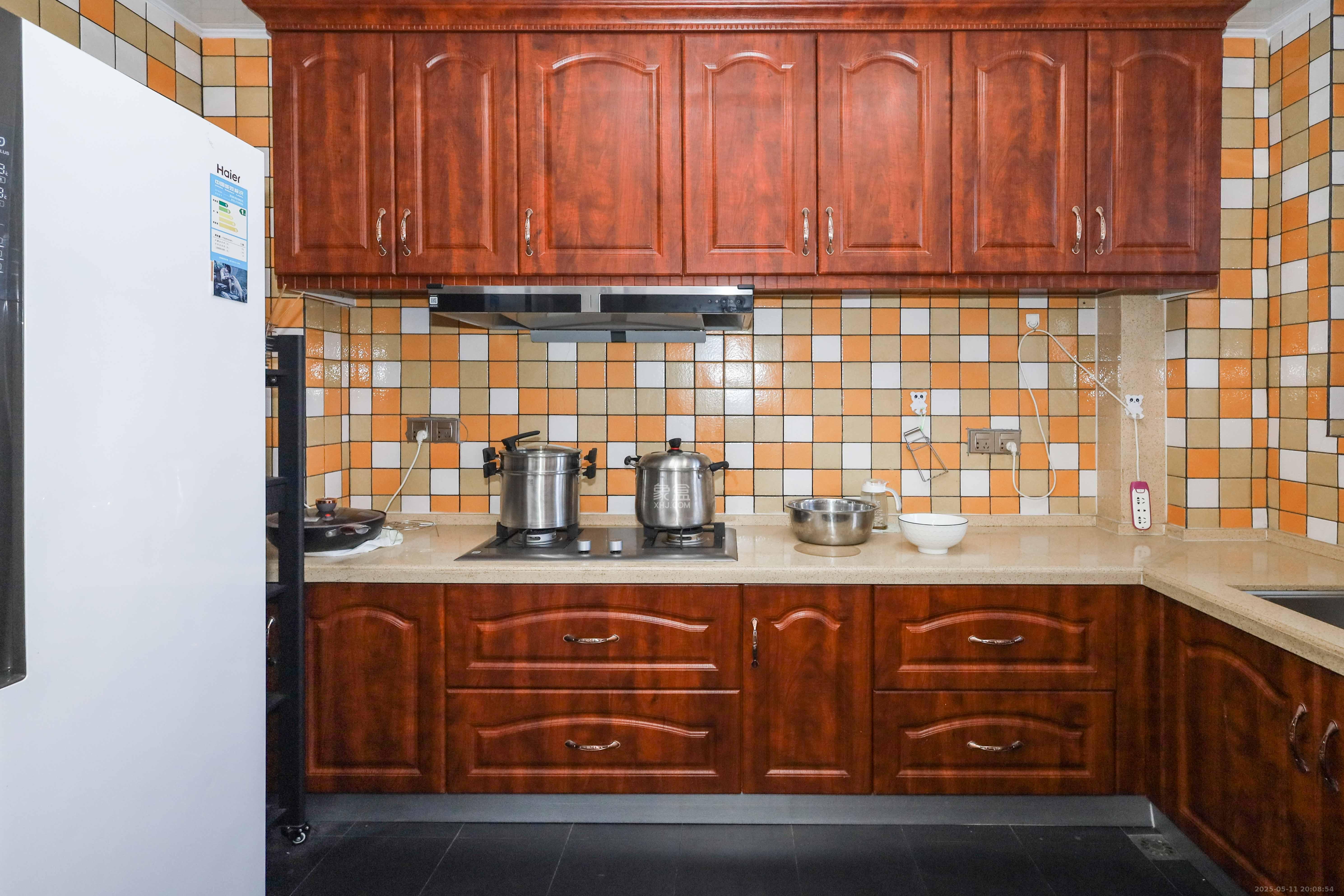 银华山庄 4室2厅2卫 135.0万 银华山庄 4室2厅2卫 135.0万厨房