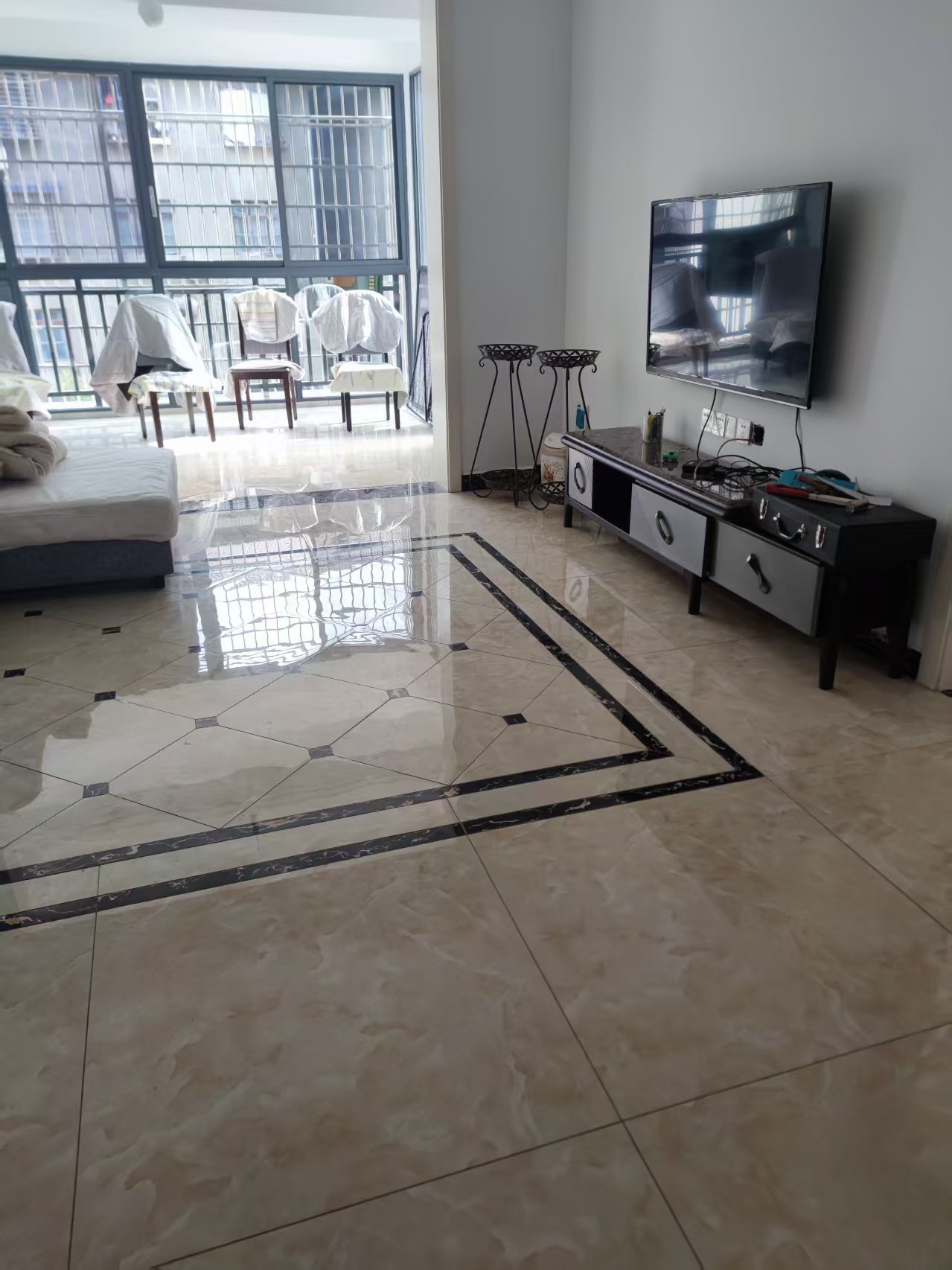 龙城街 3室2厅1卫 1600.0元/月 龙城街 3室2厅1卫 1600.0元/月室内图