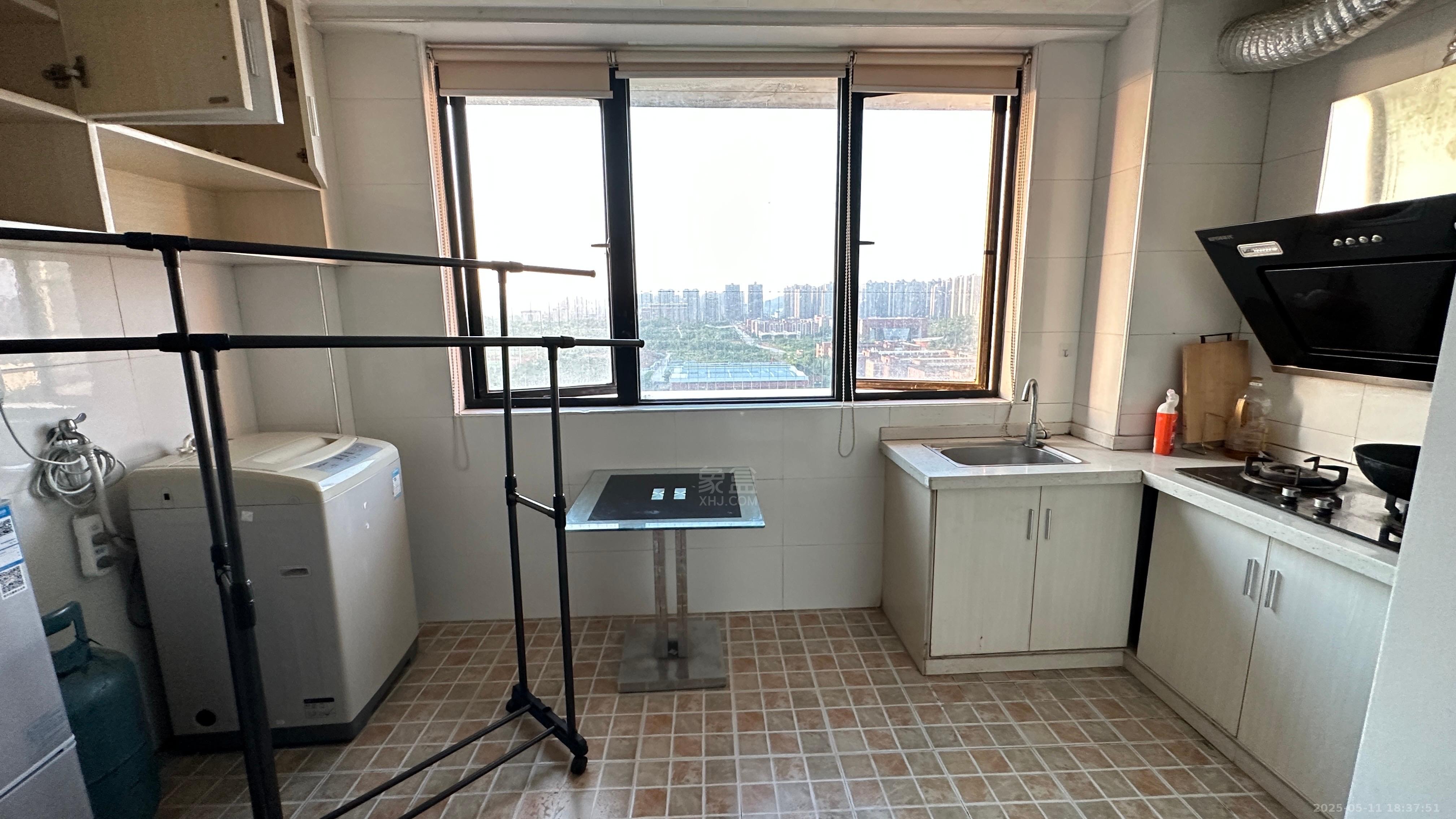 龙腾国际 1室1厅1卫 1000.0元/月 龙腾国际 1室1厅1卫 1000.0元/月室内图