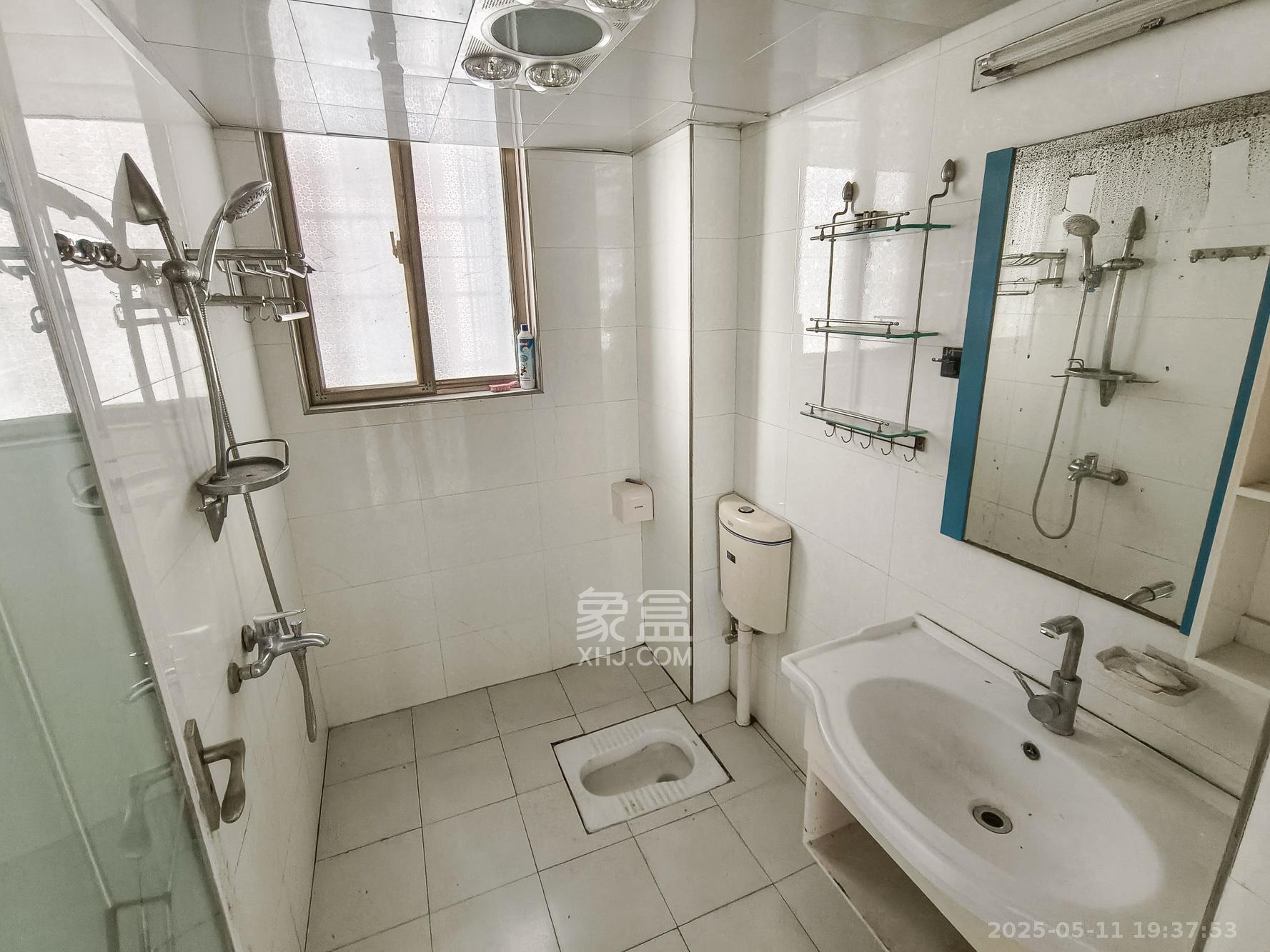 蟠龙欣苑 2室2厅1卫 48.0万 蟠龙欣苑 2室2厅1卫 48.0万卫生间