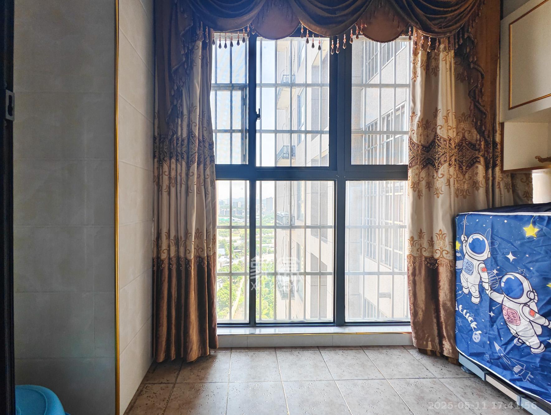 南庭城果 4室2厅2卫 110.0万 南庭城果 4室2厅2卫 110.0万阳台