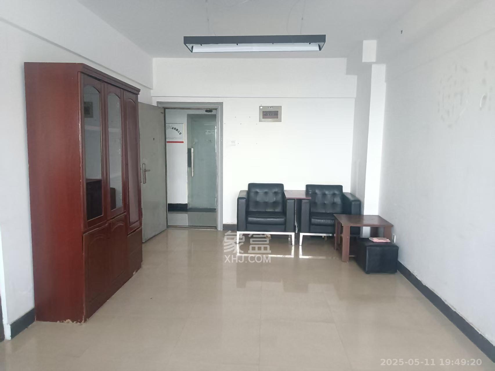 湘域中央  1室0厅0卫    1800.0元/月 湘域中央  1室0厅0卫    1800.0元/月室内图