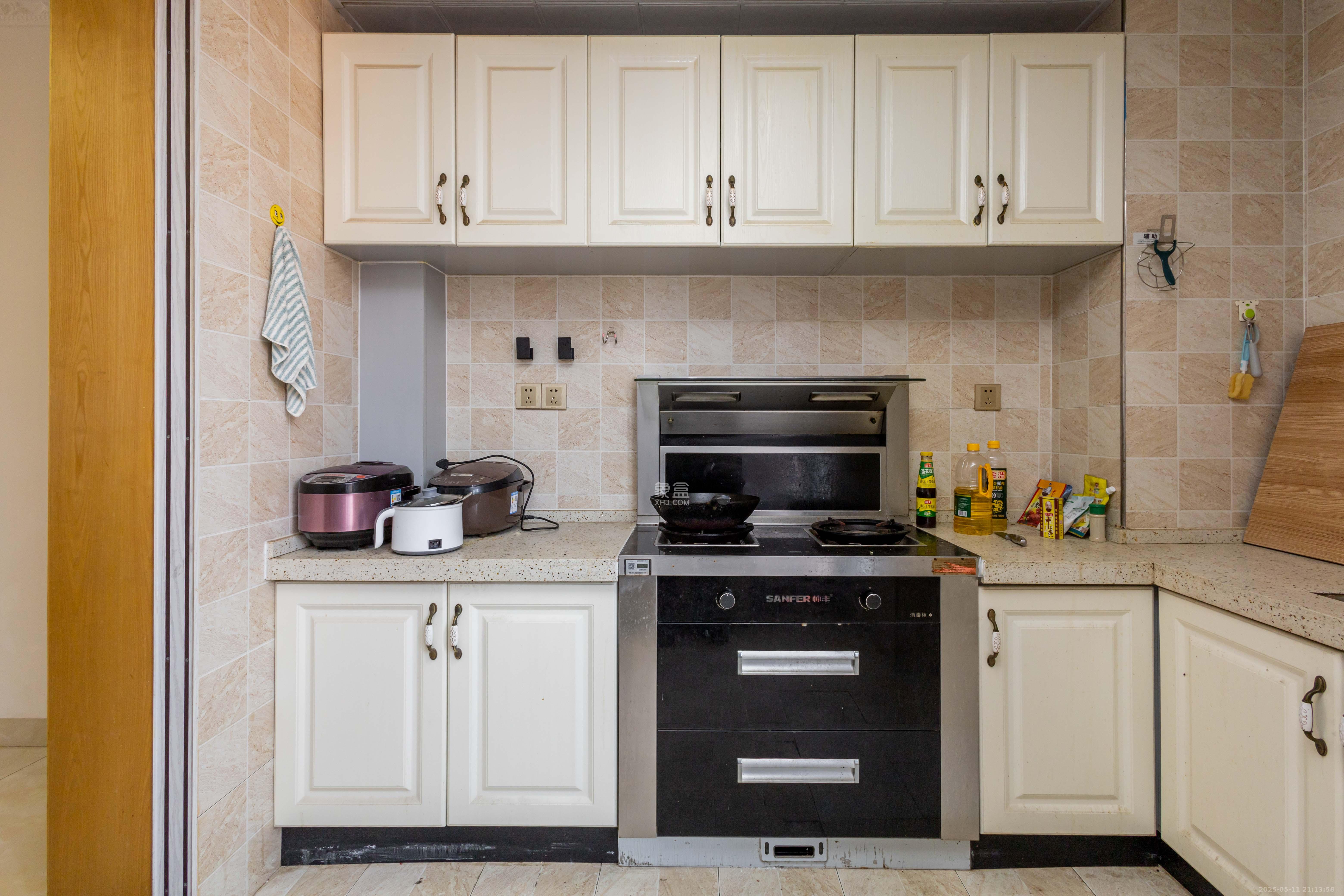 紫华郡 4室2厅2卫 89.8万 紫华郡 4室2厅2卫 89.8万厨房