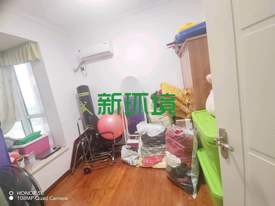 高盛澧园一二期  3室2厅2卫   69.50万客厅