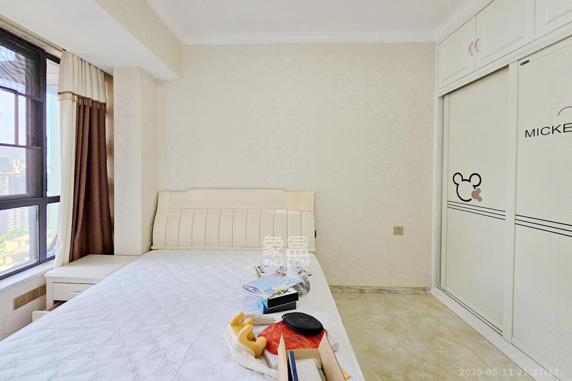 东城港 3室2厅2卫 125.0万 东城港 3室2厅2卫 125.0万卧室