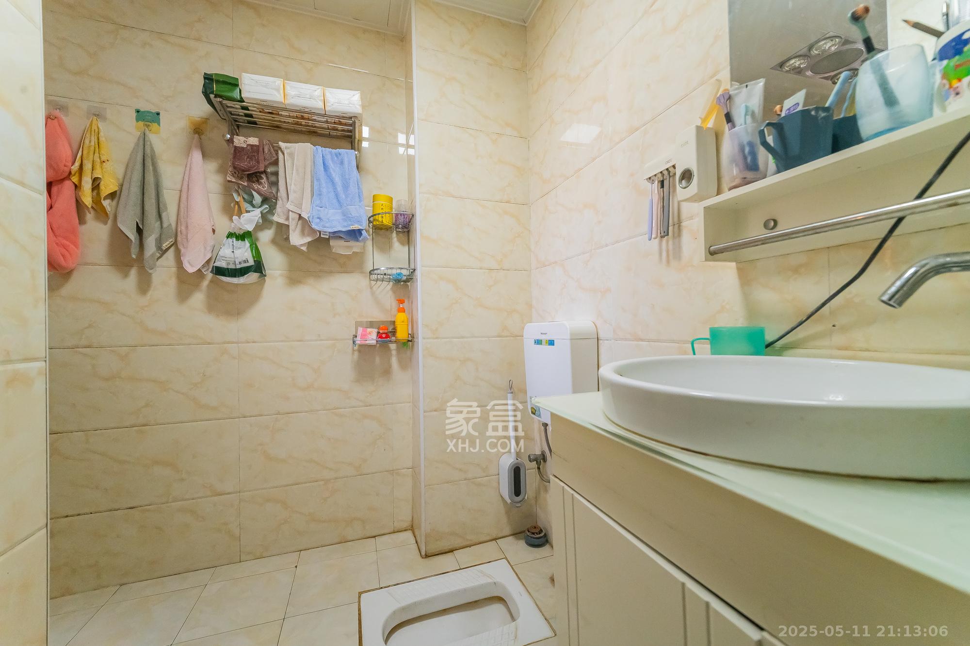 星湖湾一期高层  3室2厅1卫    68.0万 星湖湾一期高层  3室2厅1卫    68.0万卫生间