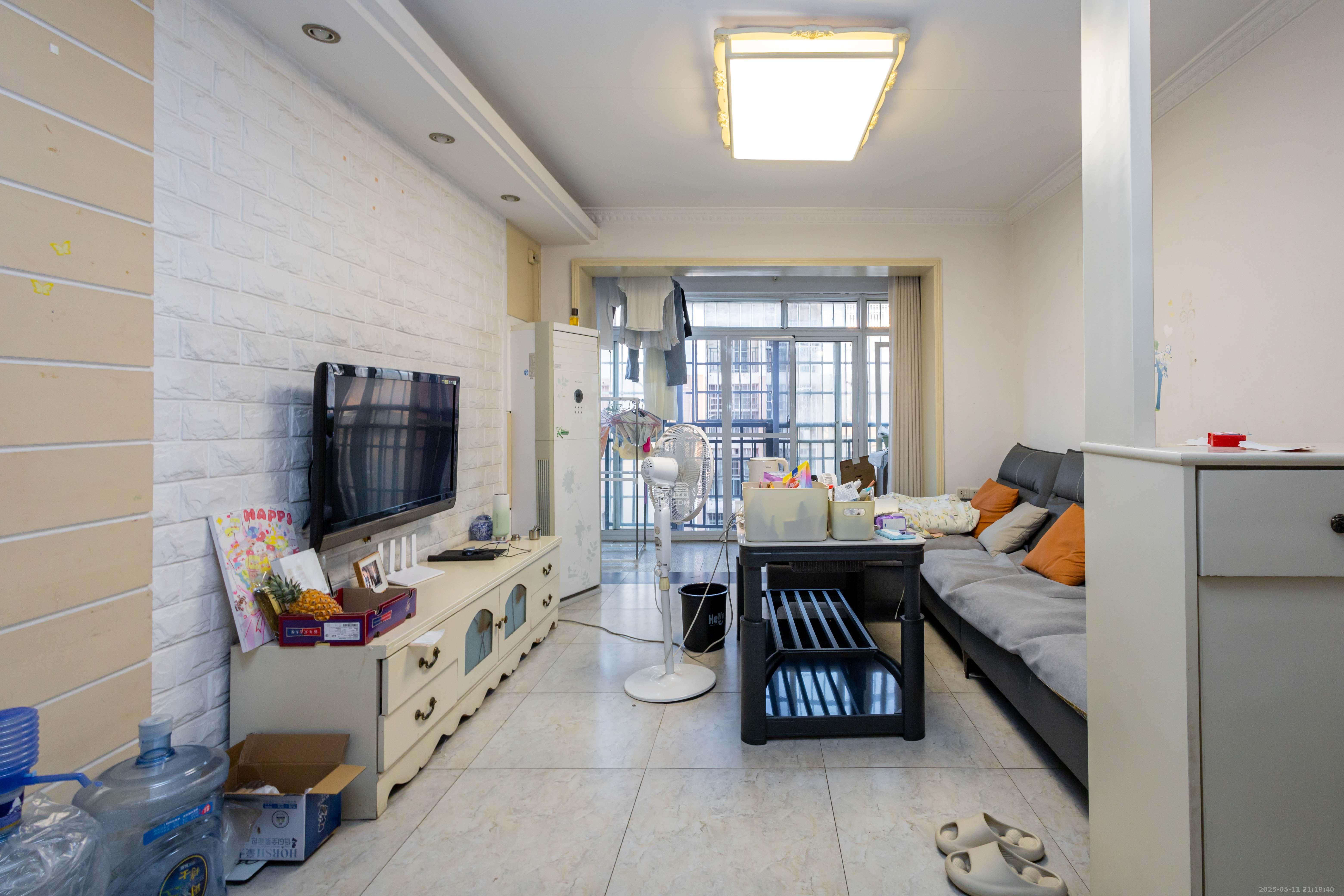 东岸锦城(东方人家) 2室2厅1卫 50.0万 东岸锦城(东方人家) 2室2厅1卫 50.0万客厅