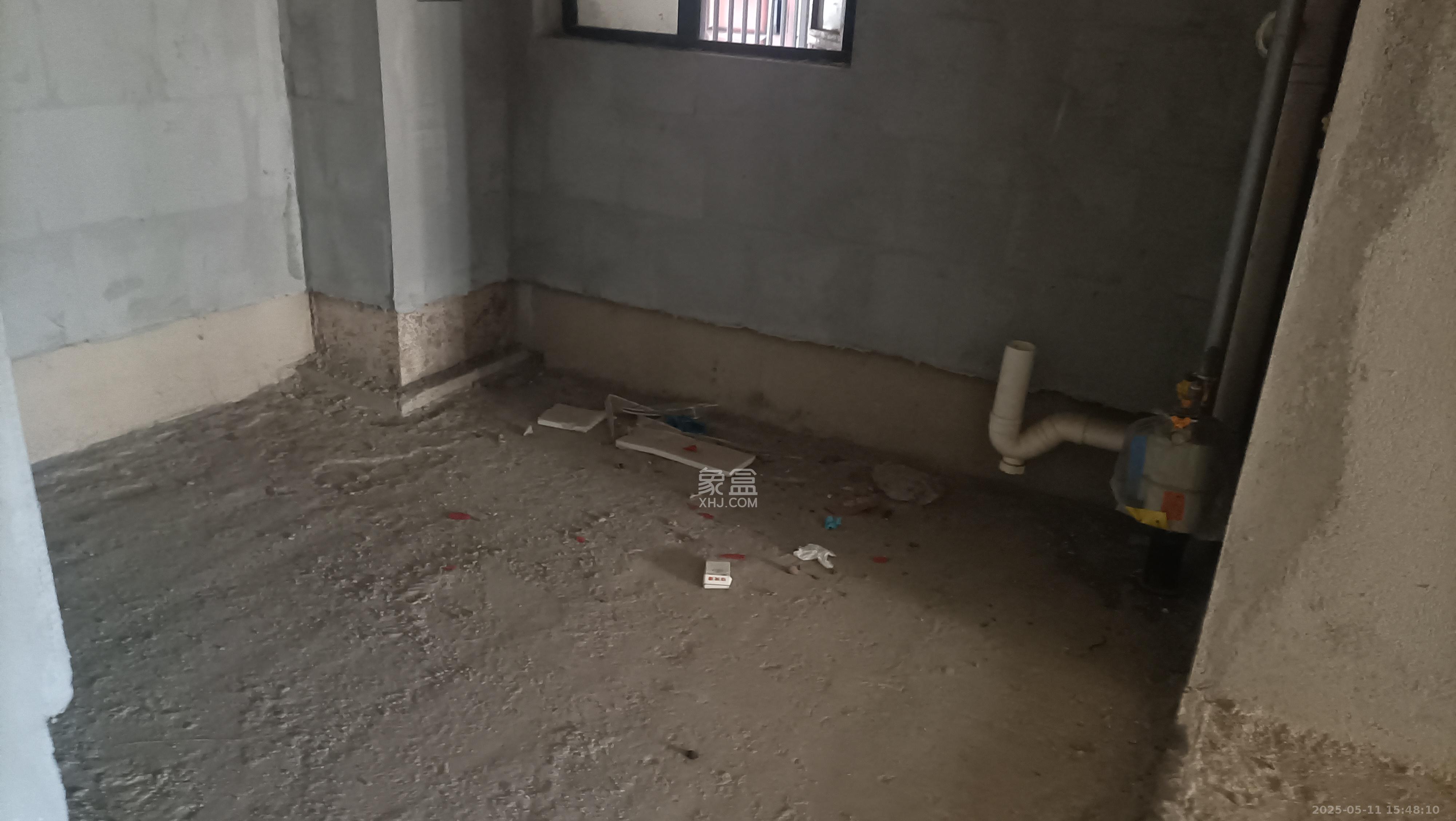 湾田九华湖畔壹号 4室2厅1卫 68.0万 湾田九华湖畔壹号 4室2厅1卫 68.0万客厅